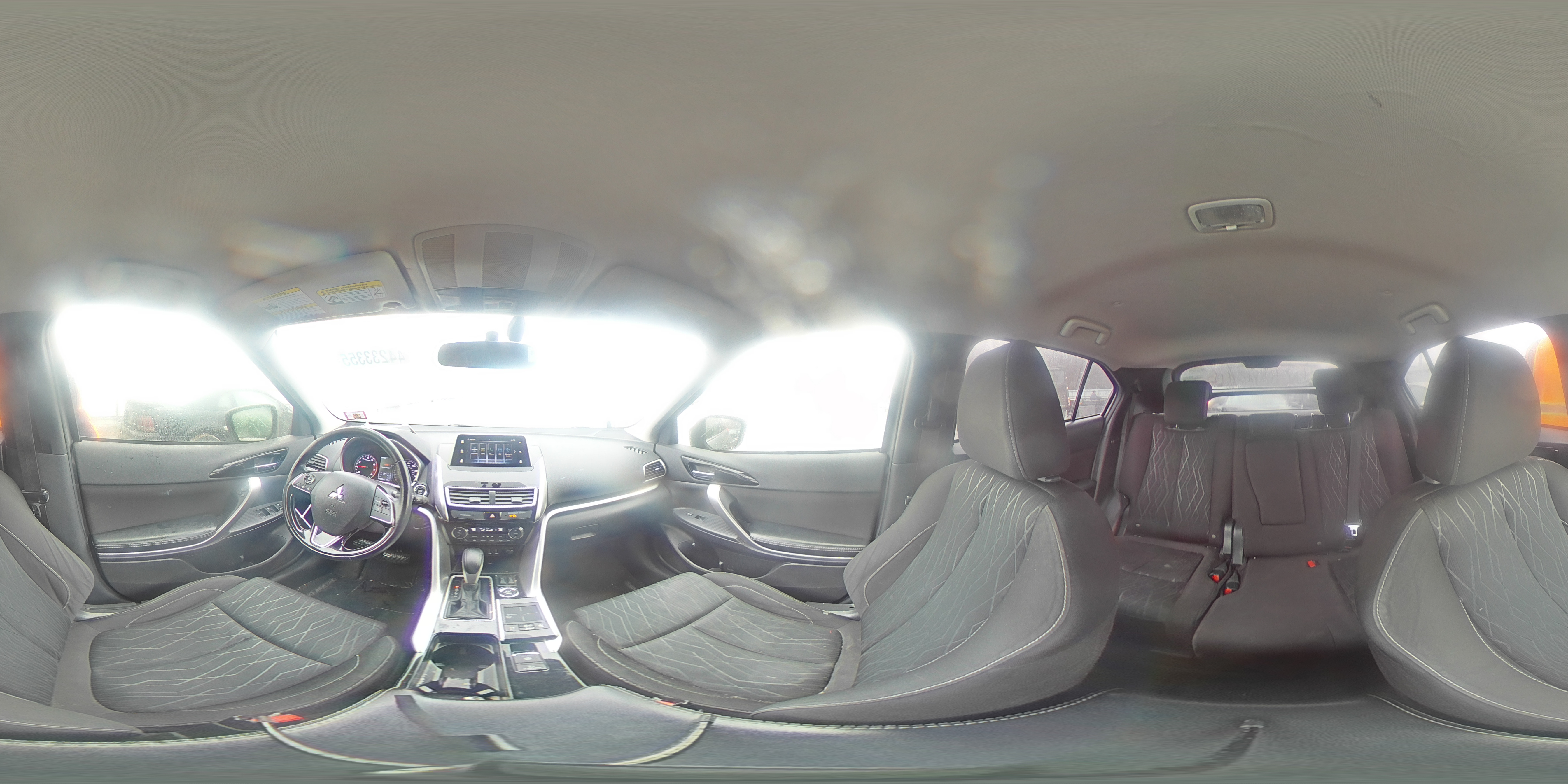 2019 Mitsubishi Eclipse - Image 13