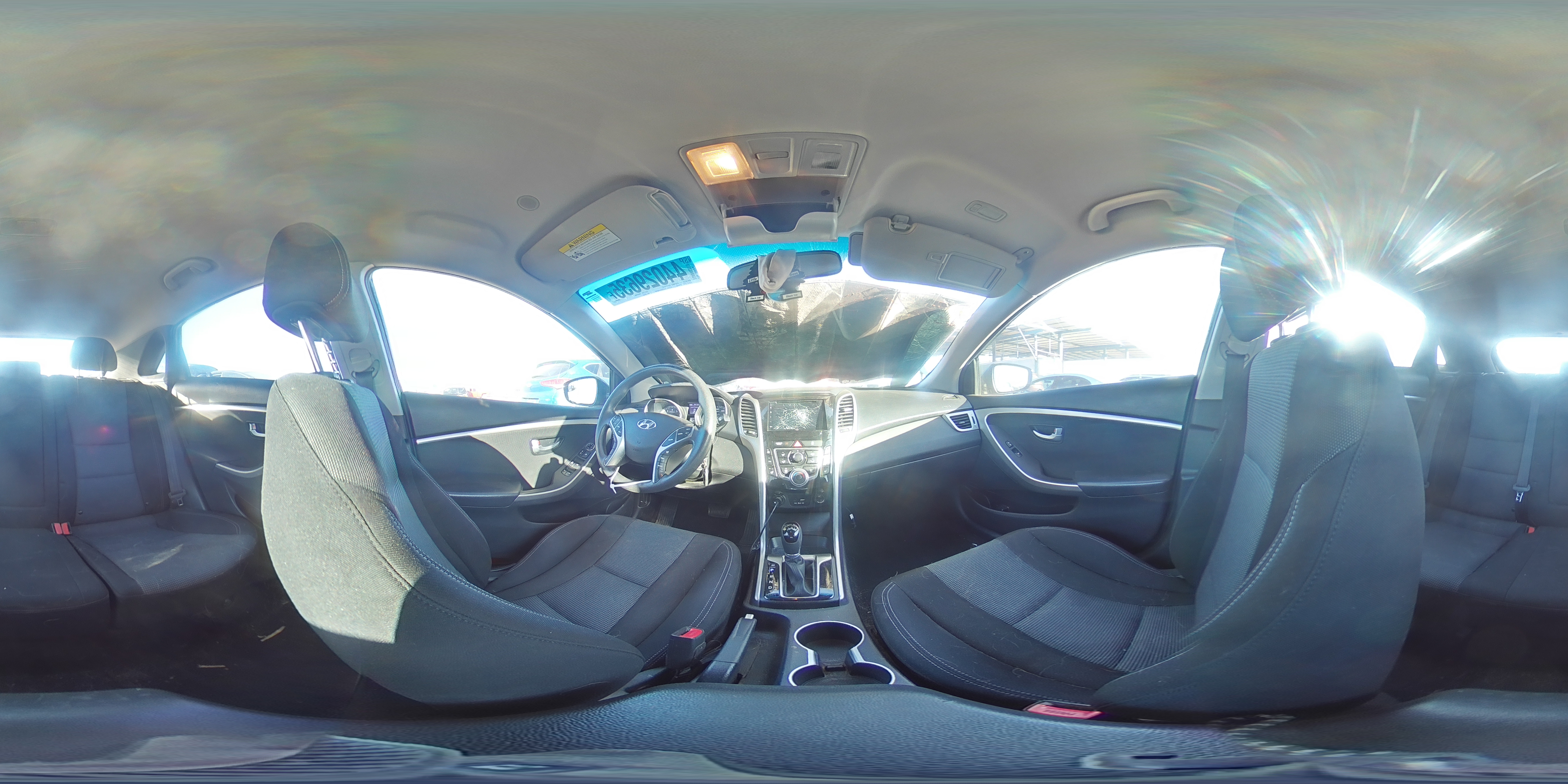 2016 Hyundai Elantra - Image 13