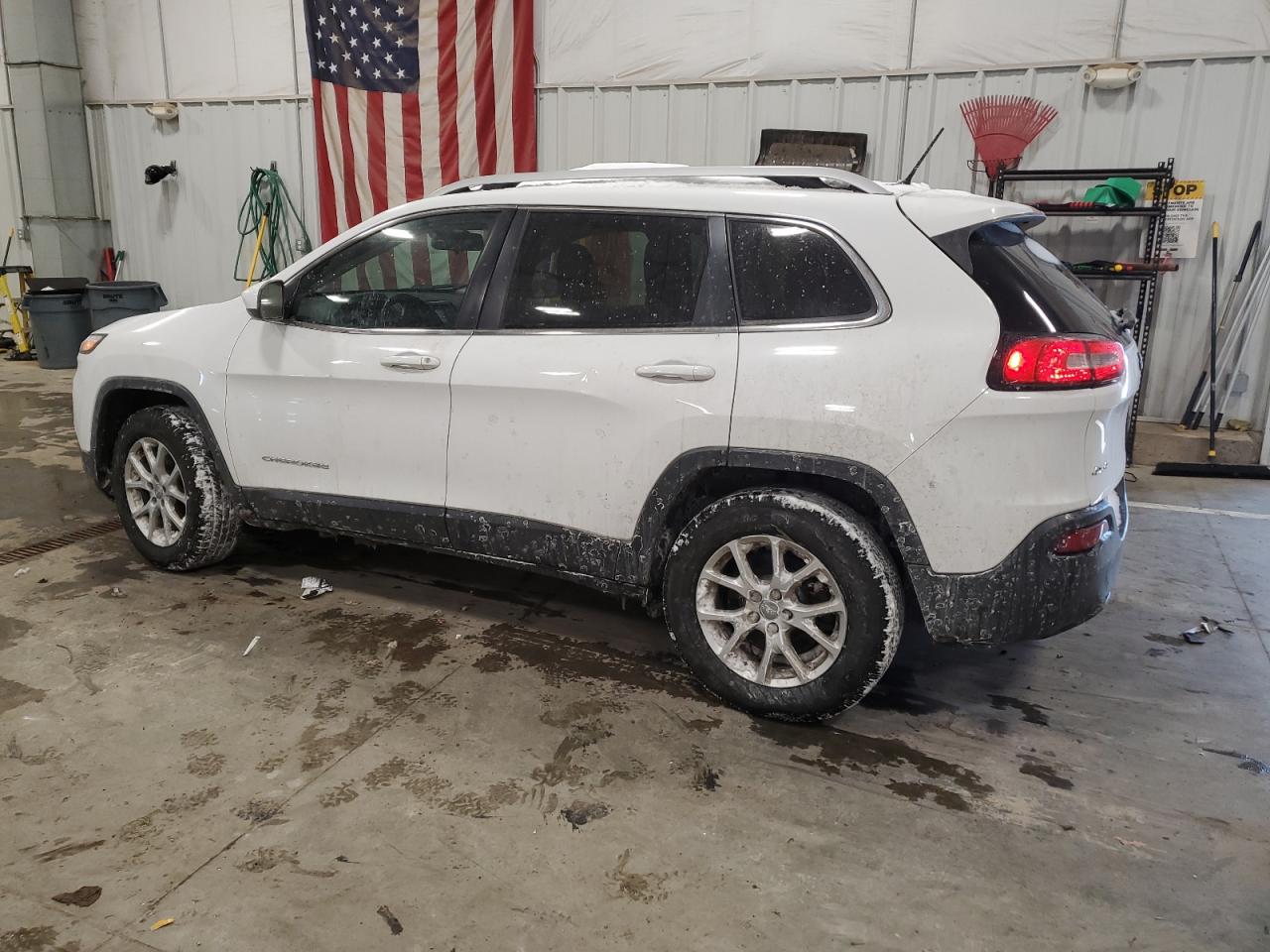 2017 Jeep Grand Cherokee - Image 2