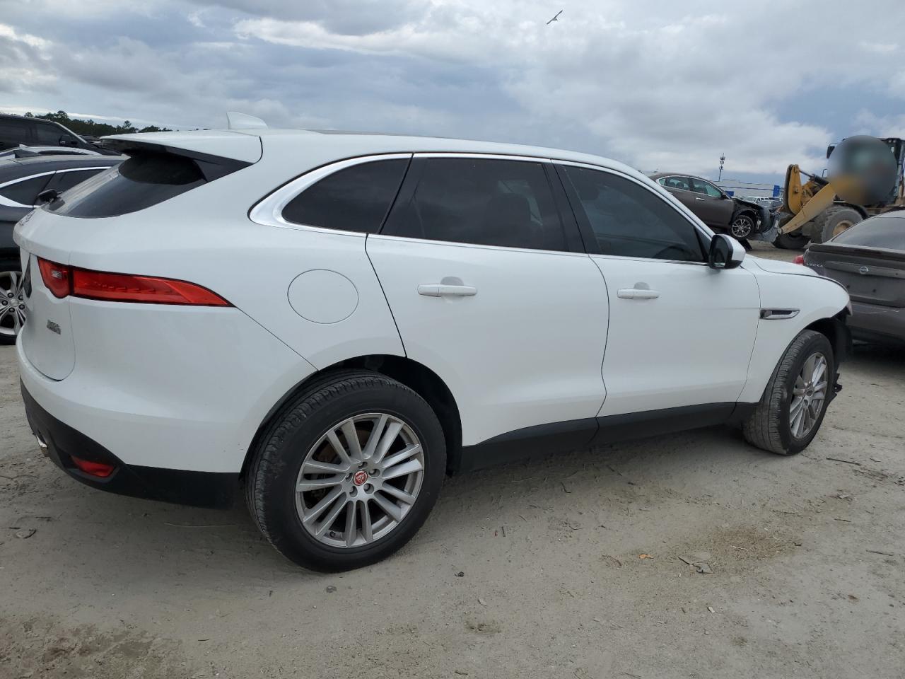 2017 Jaguar F-Pace - Image 3