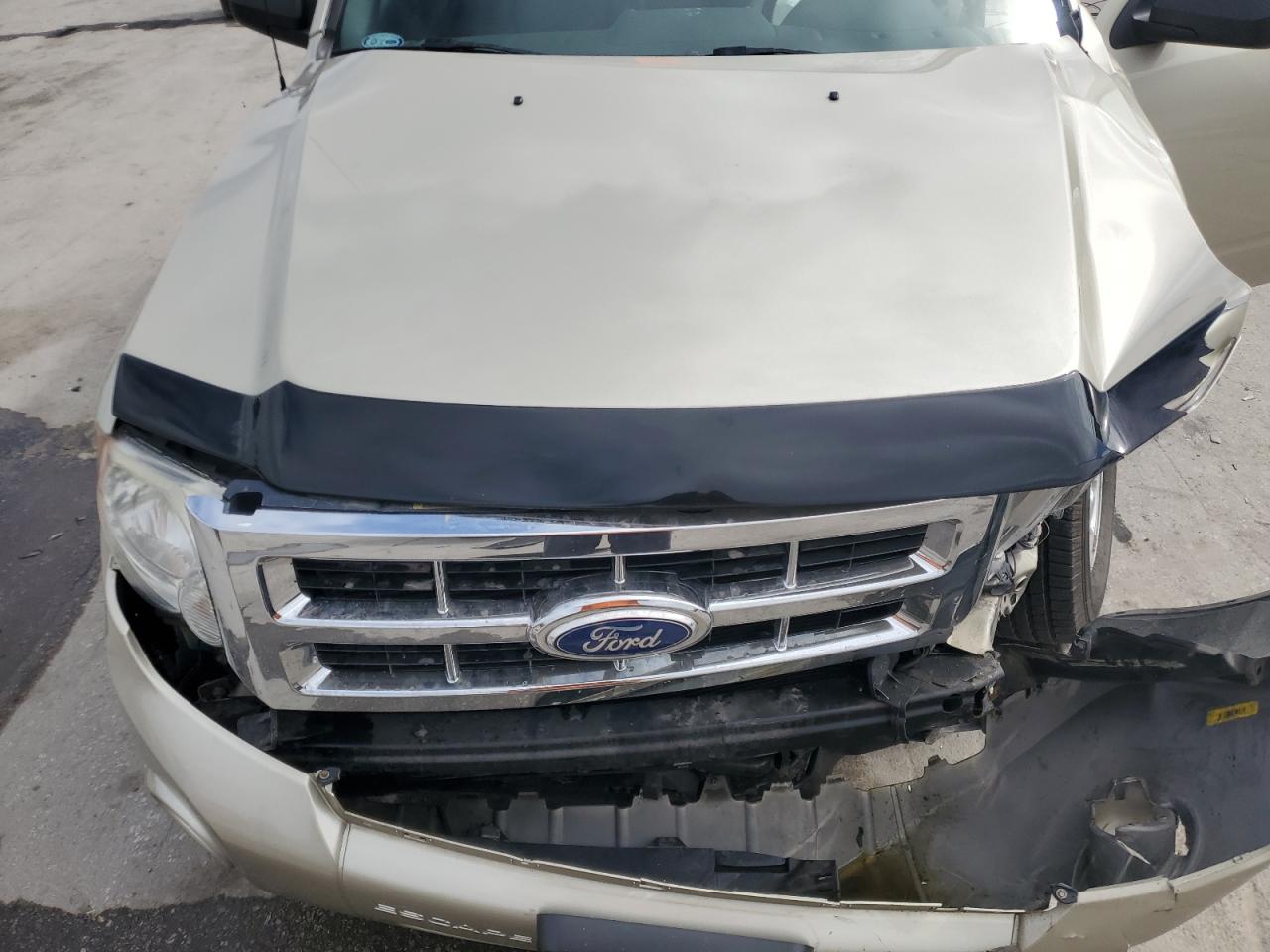2010 Ford Escape - Image 12