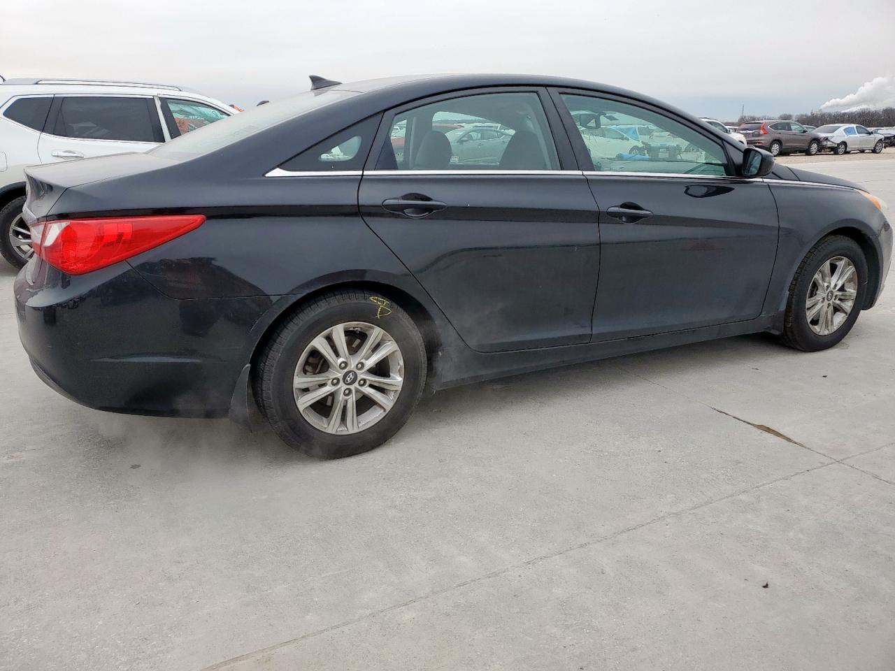 2013 Hyundai Sonata - Image 3