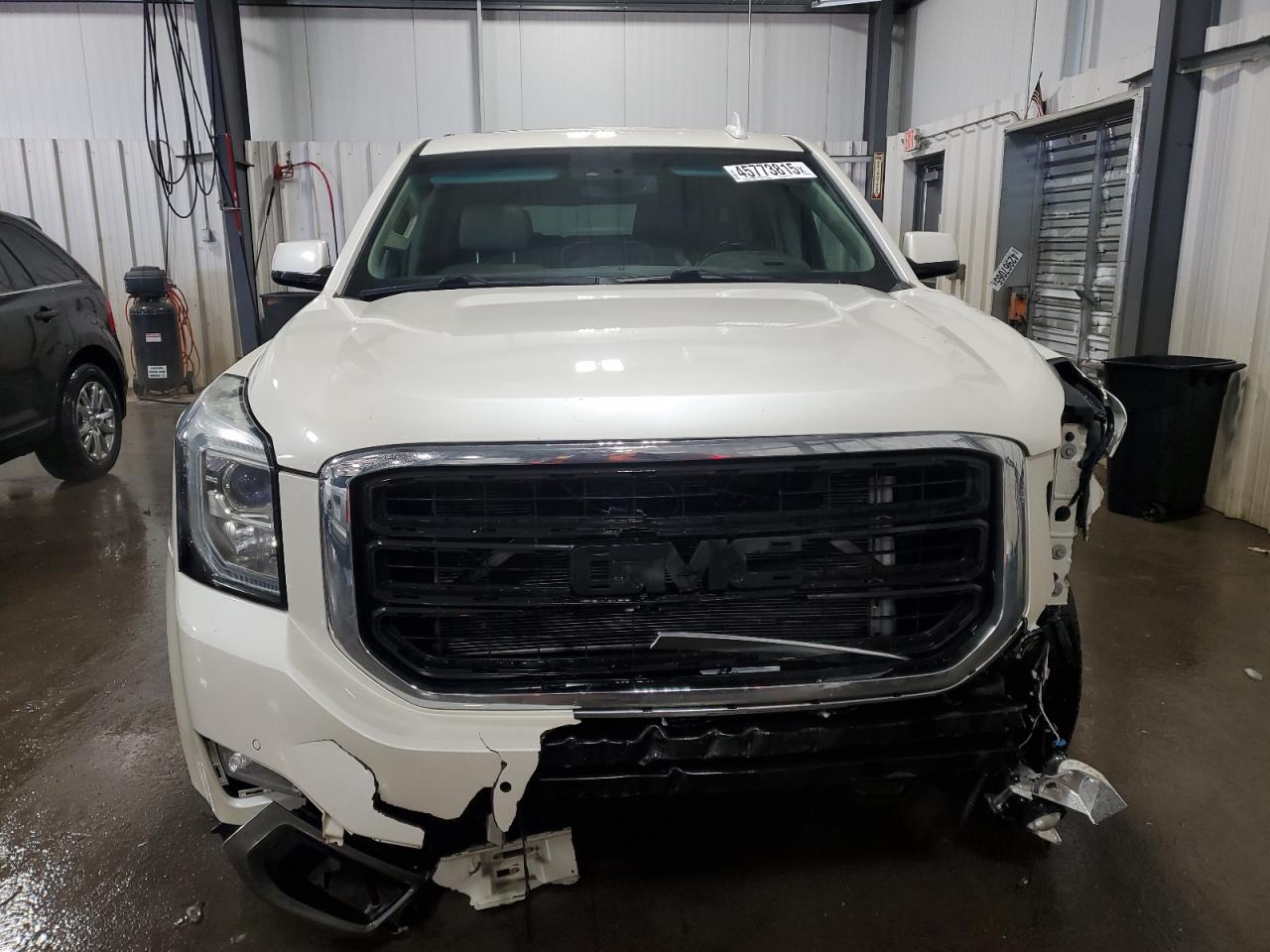 2015 GMC Yukon - Image 5