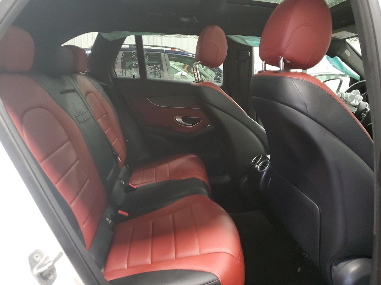 2021 Mercedes-Benz GLC - Image 11
