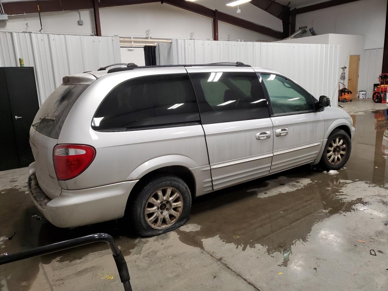 2003 Chrysler Town & Country - Image 3