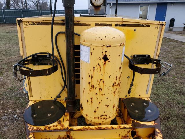  GENIE TRAILER 1999 Желтый