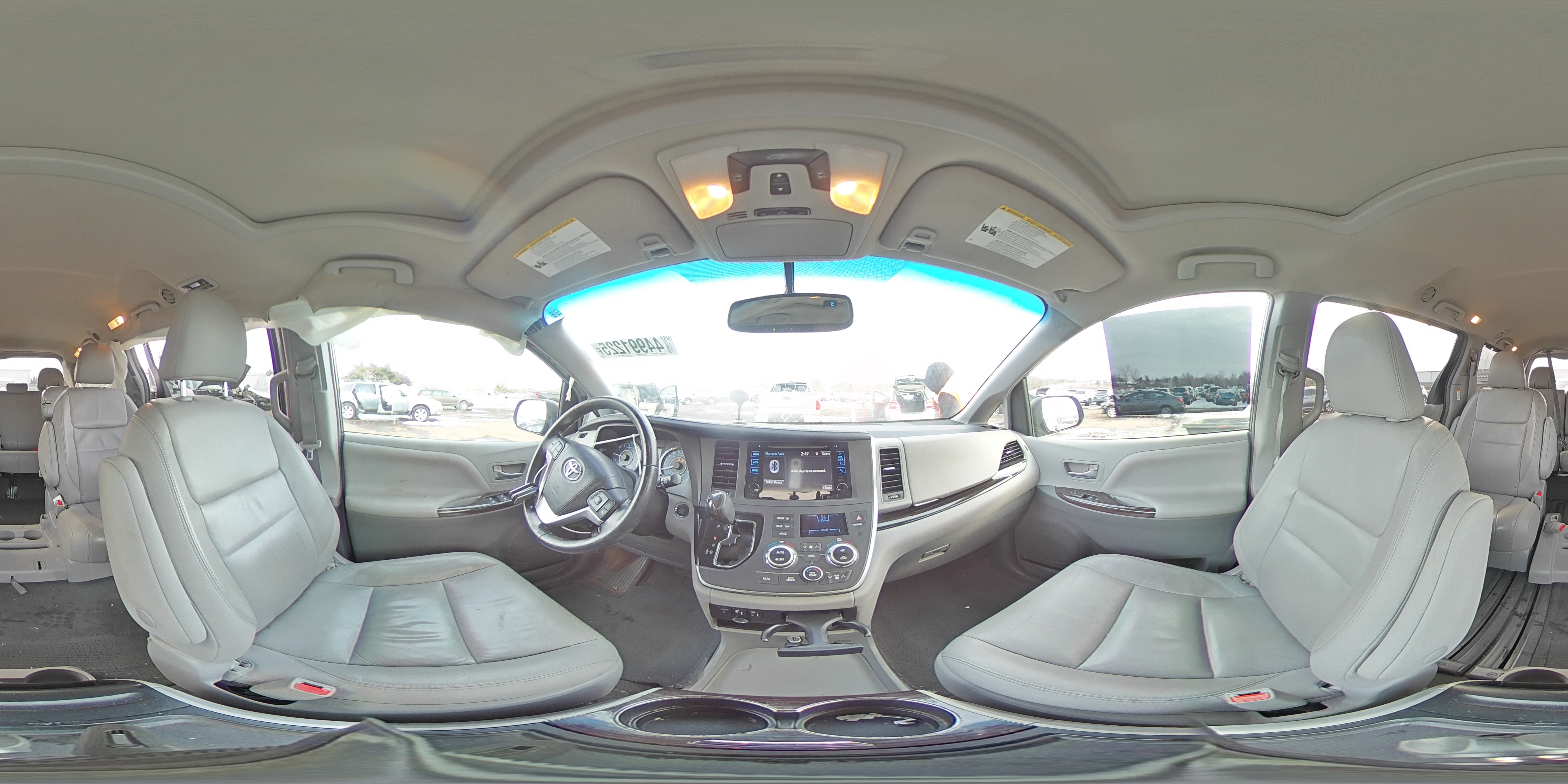 2015 Toyota Sienna - Image 14