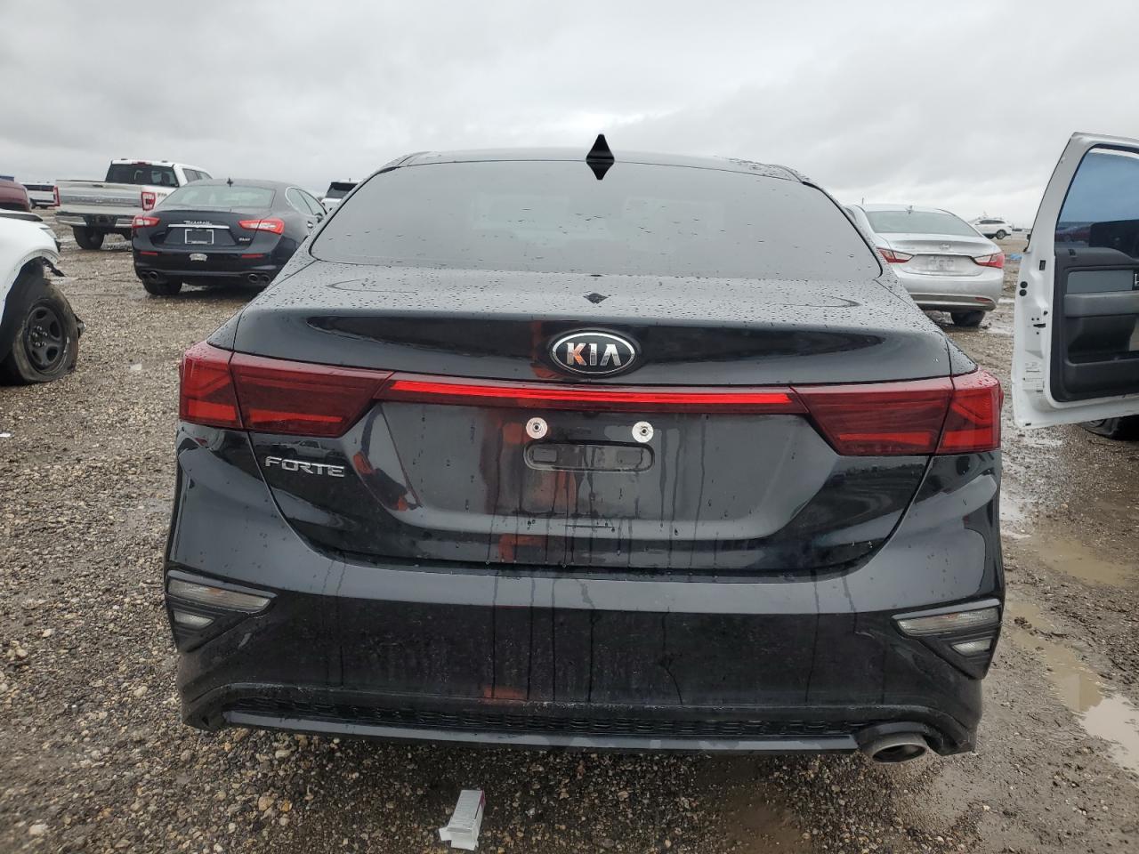 2021 Kia Forte - Image 6