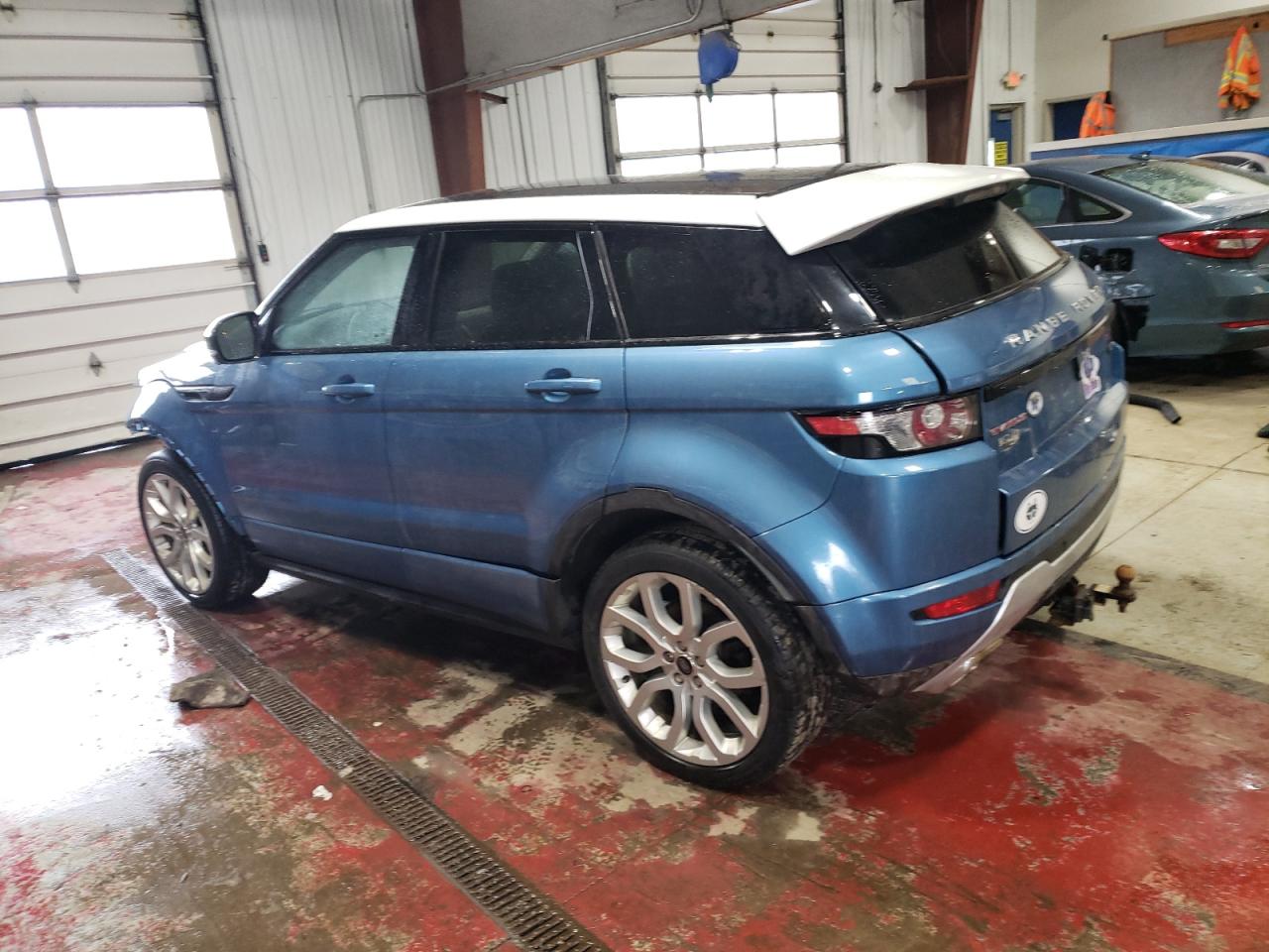 2013 Land Rover Range Rover - Image 2