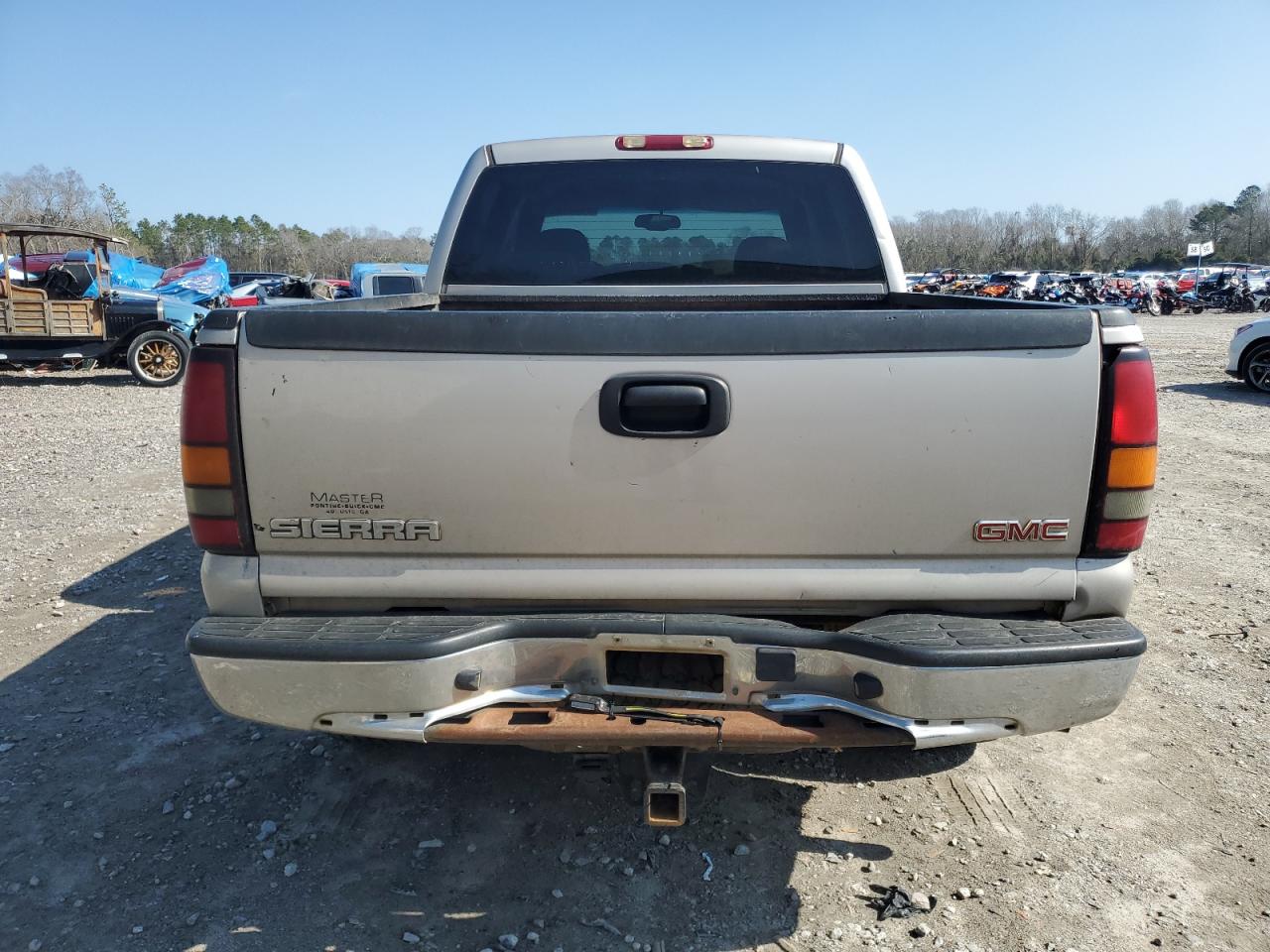 2004 GMC Sierra - Image 6