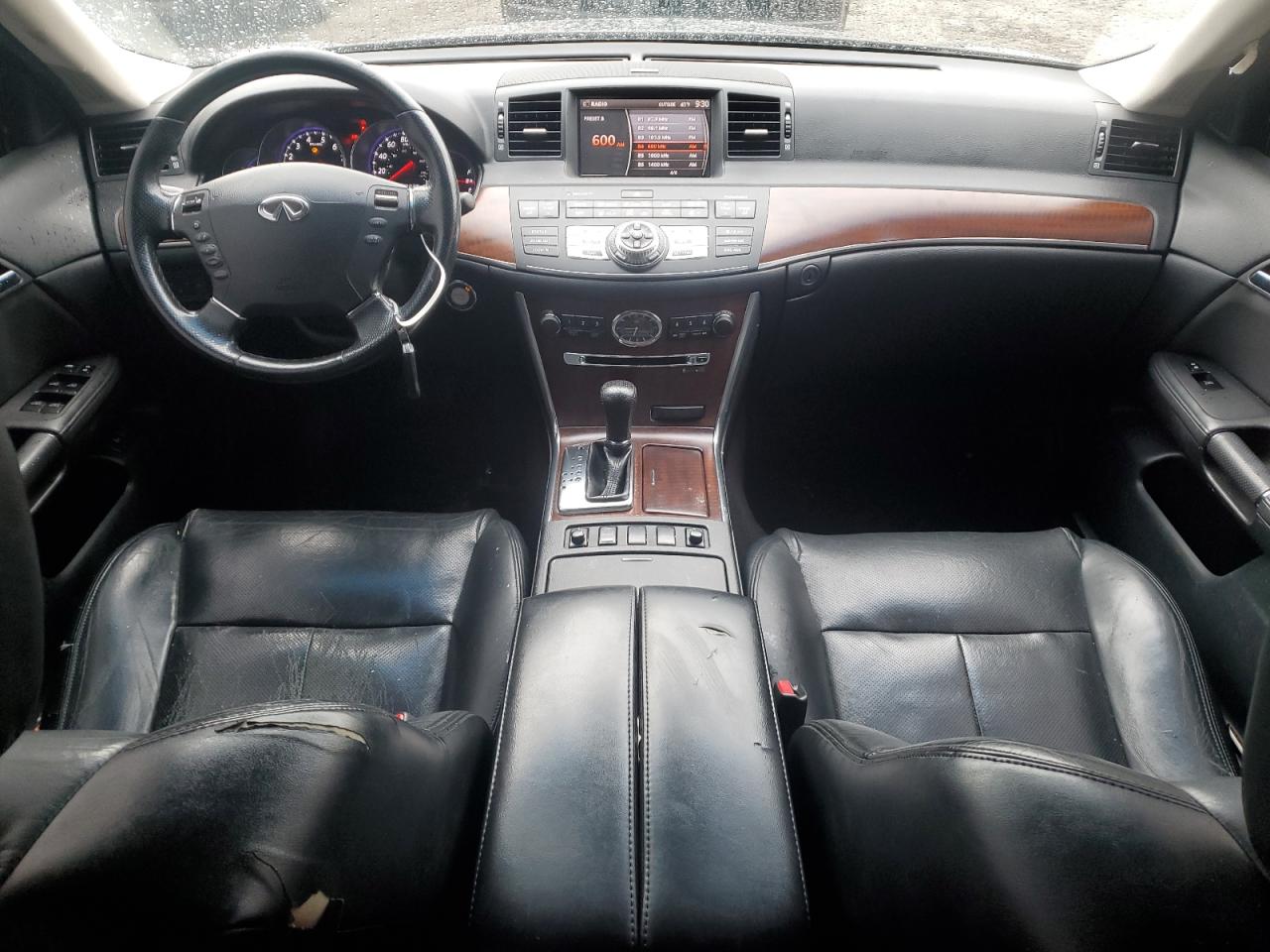 2010 Infiniti M - Image 9