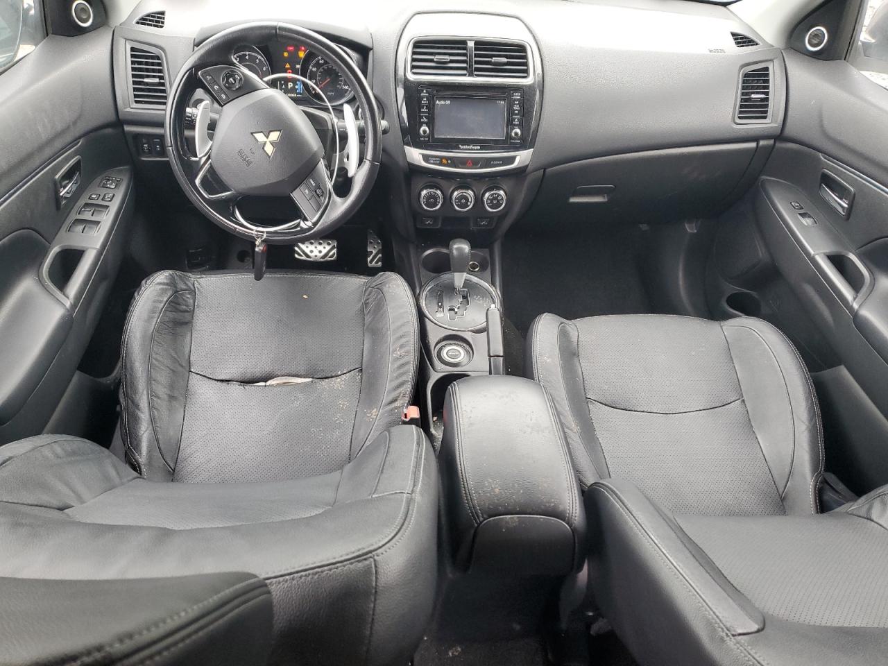 2017 Mitsubishi Outlander - Image 8
