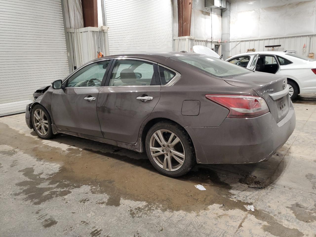 2013 Nissan Altima - Image 2