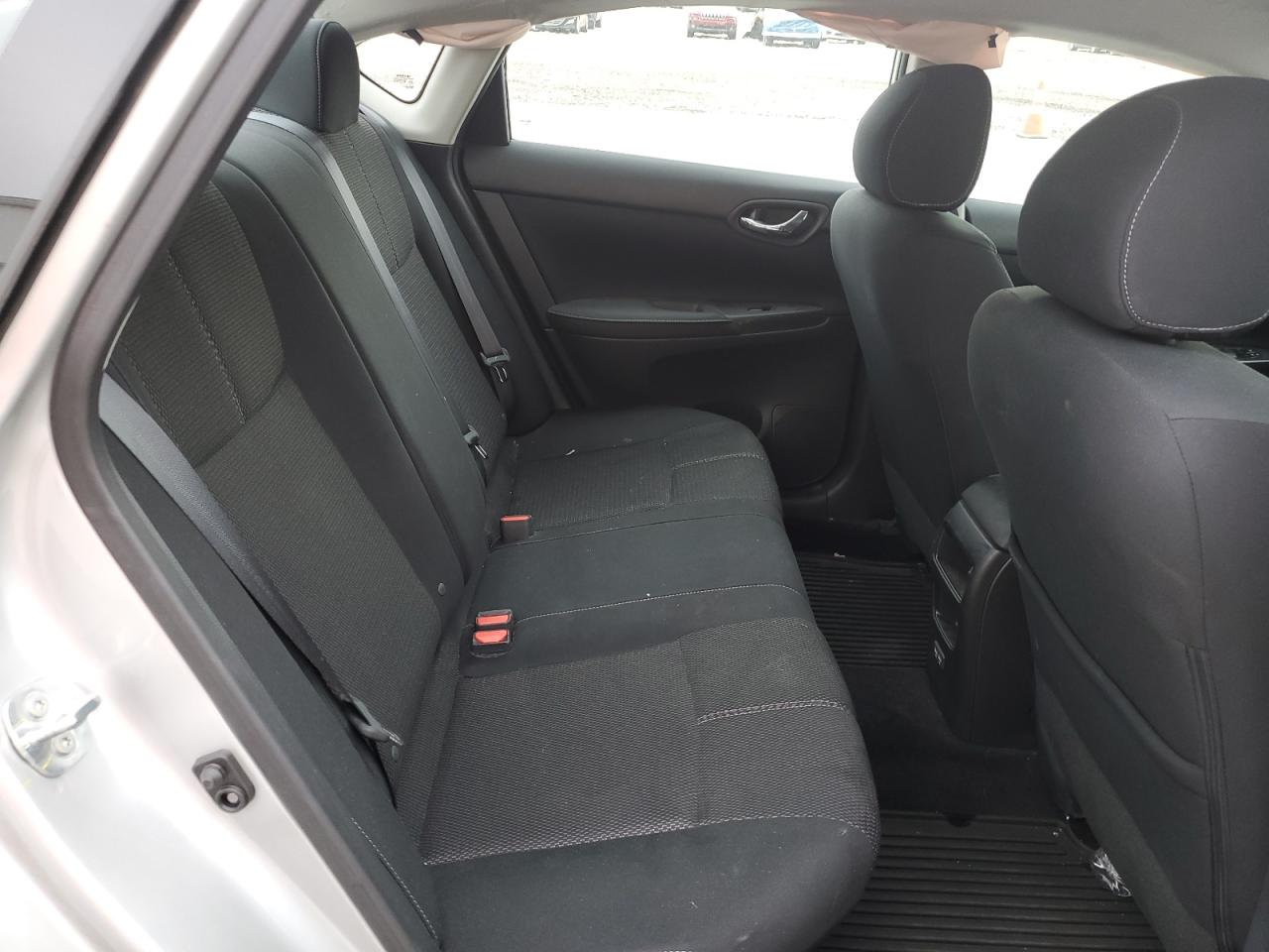 2018 Nissan Sentra - Image 10