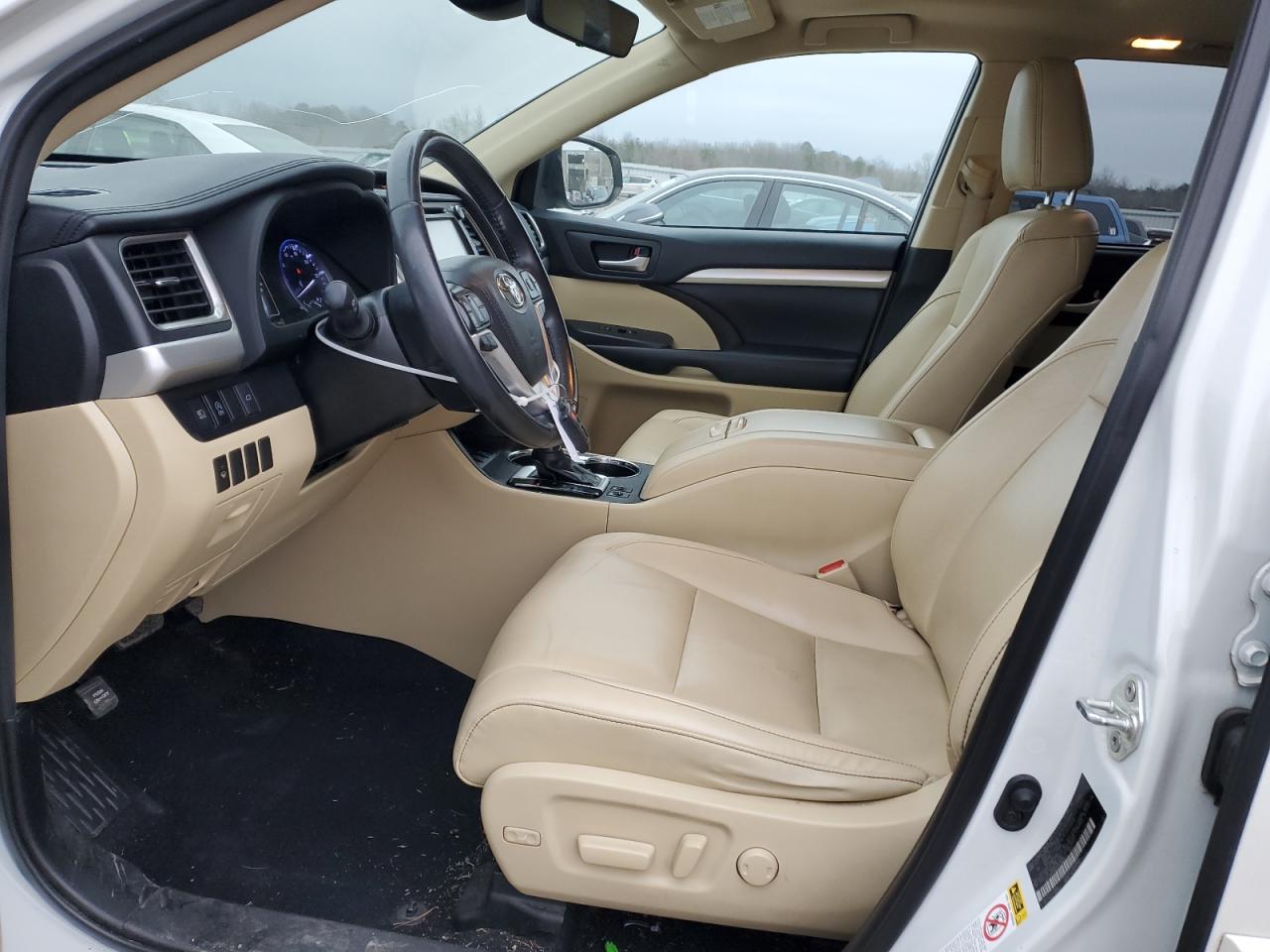 2019 Toyota Highlander - Image 7