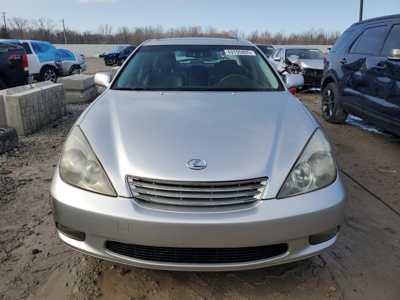 2004 Lexus ES - Image 5