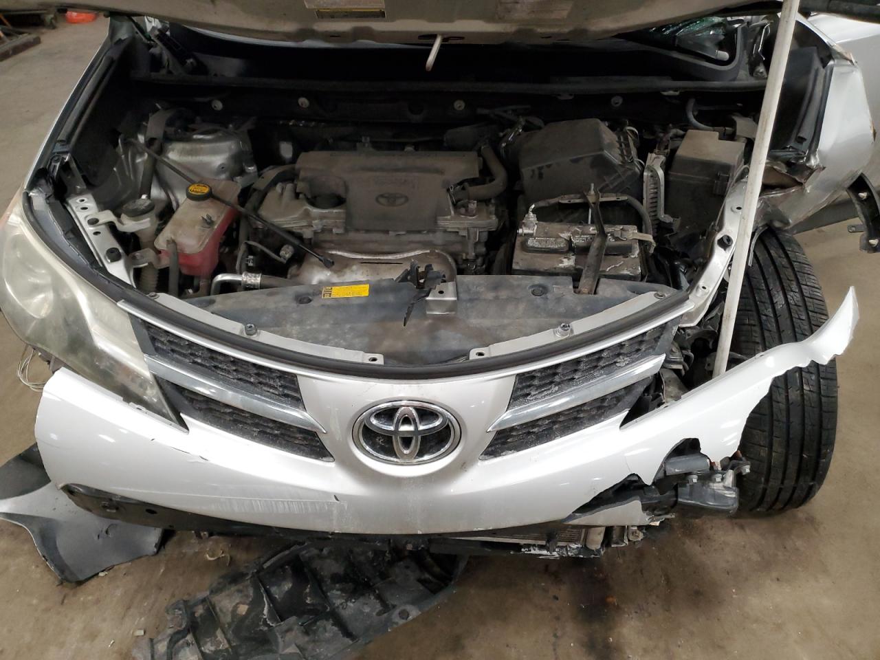 2015 Toyota RAV 4 - Image 12