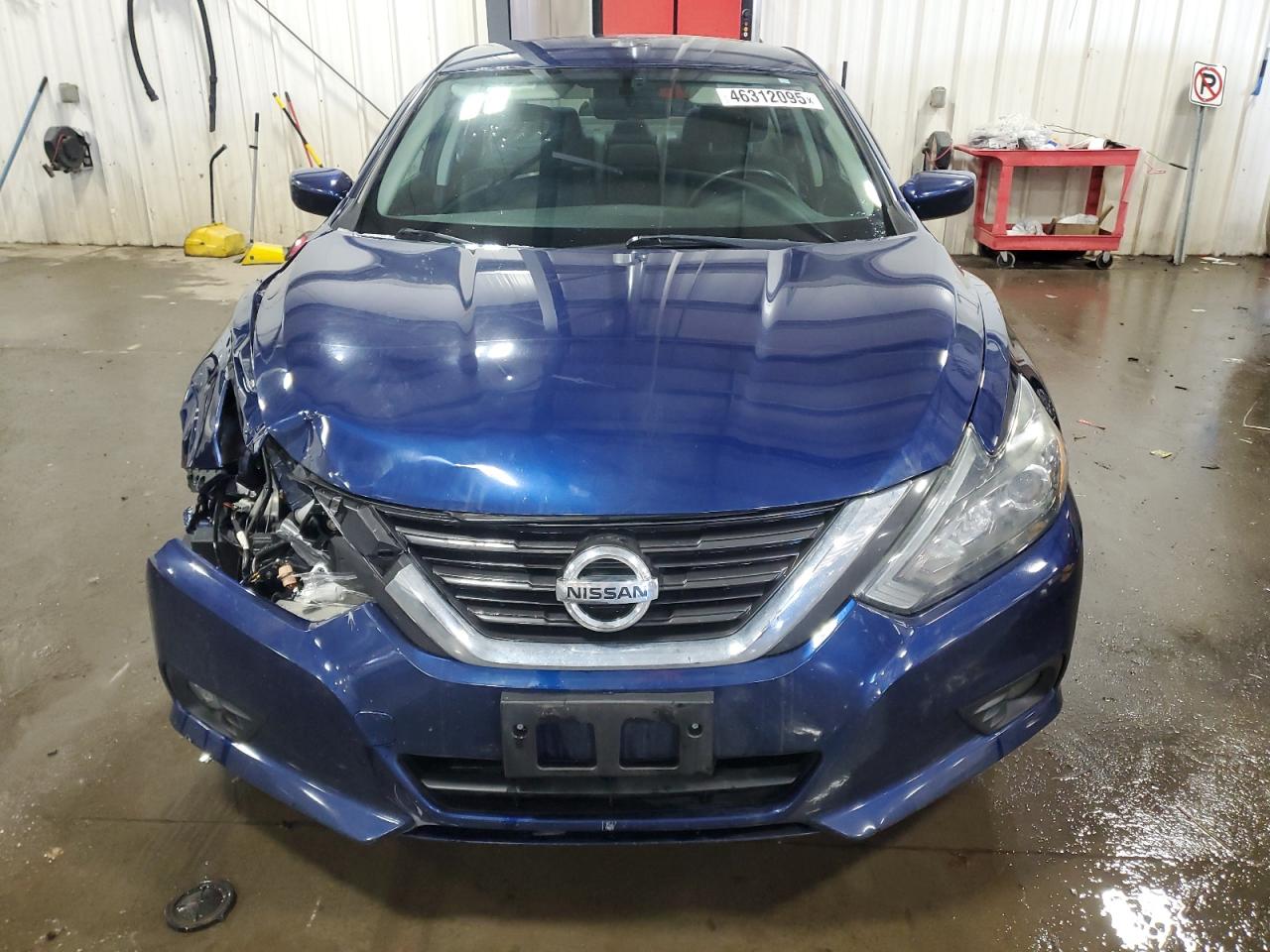 2017 Nissan Altima - Image 5