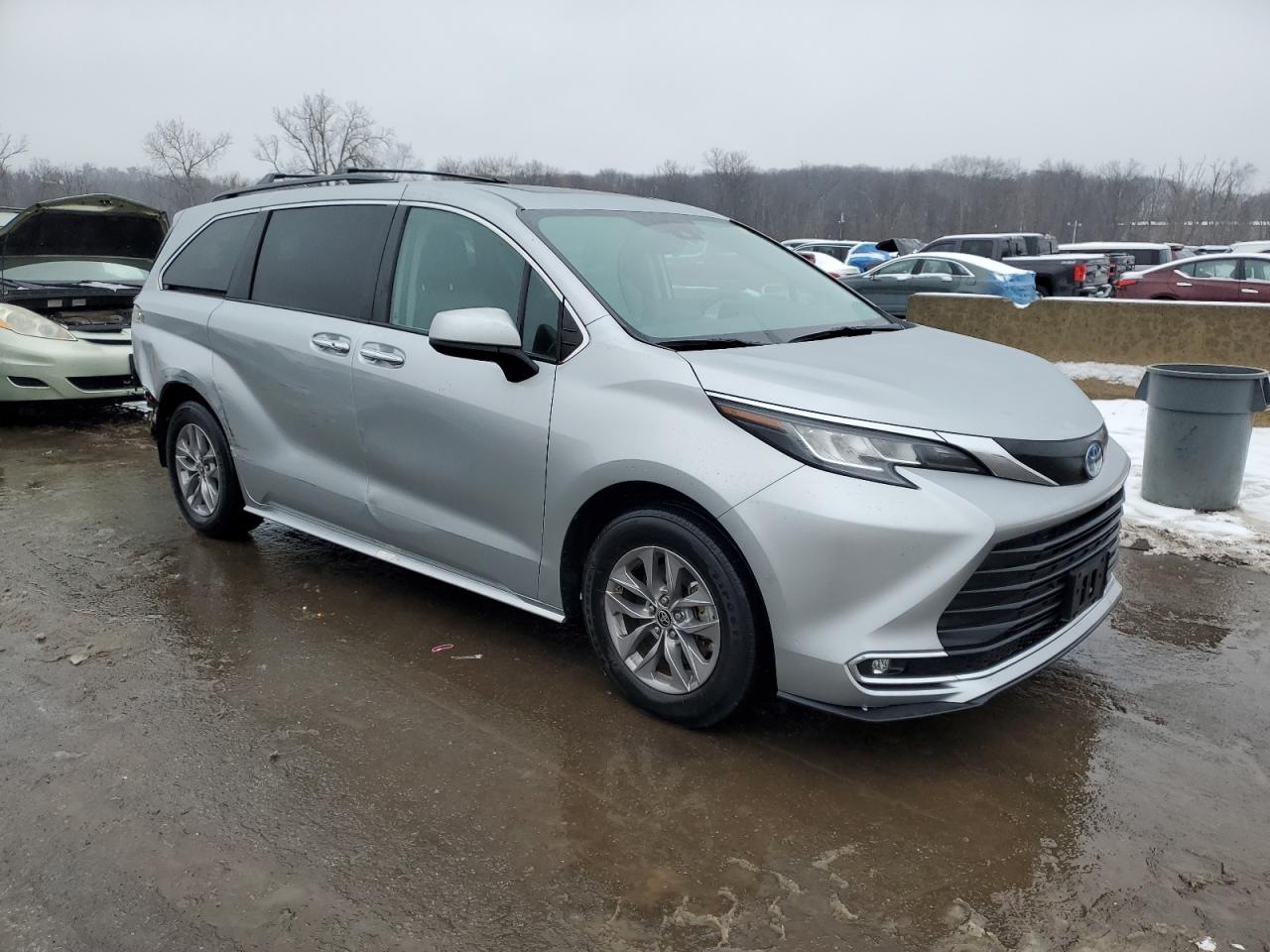 2022 Toyota Sienna - Image 4