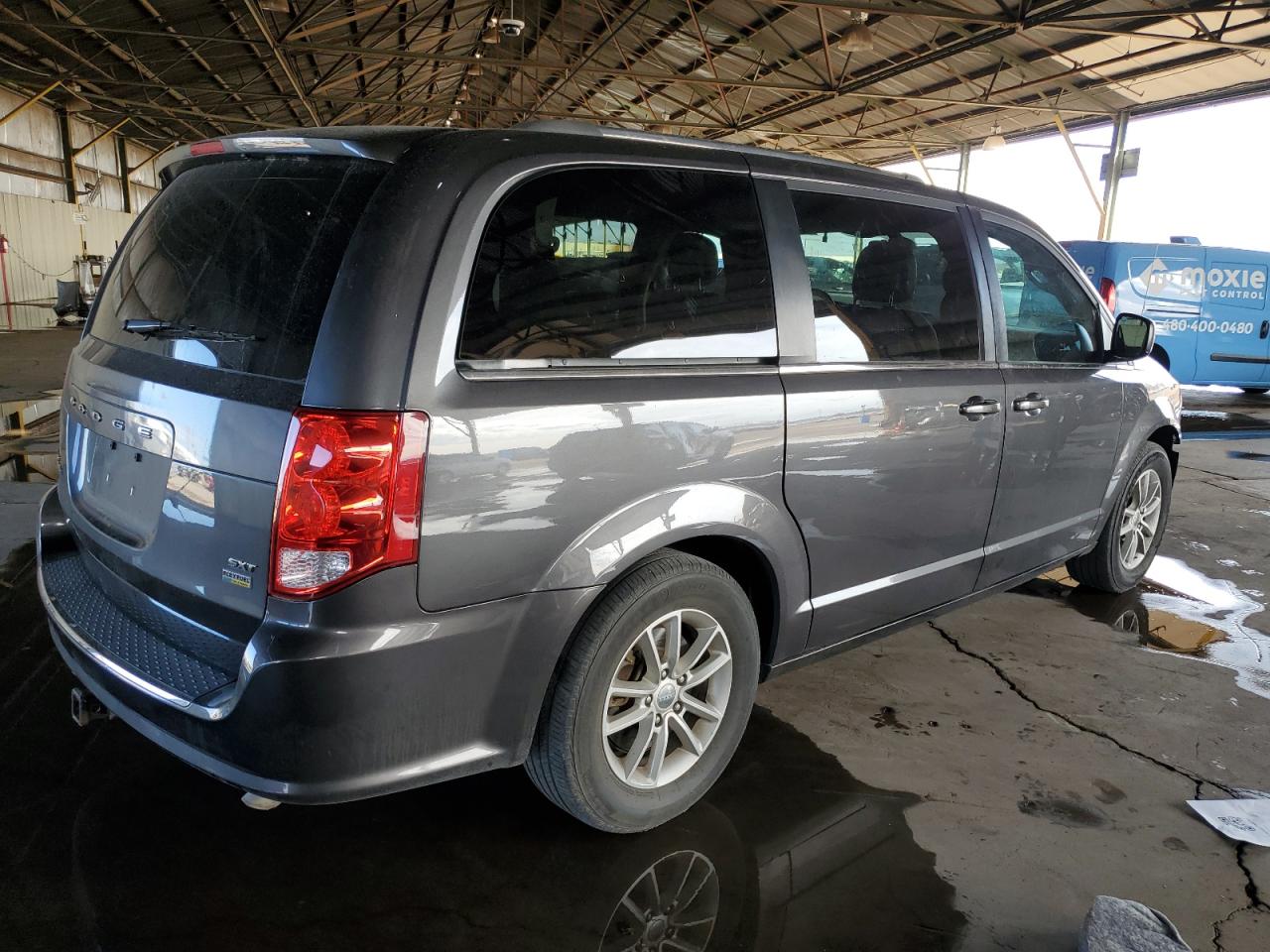 2019 Dodge Caravan - Image 3