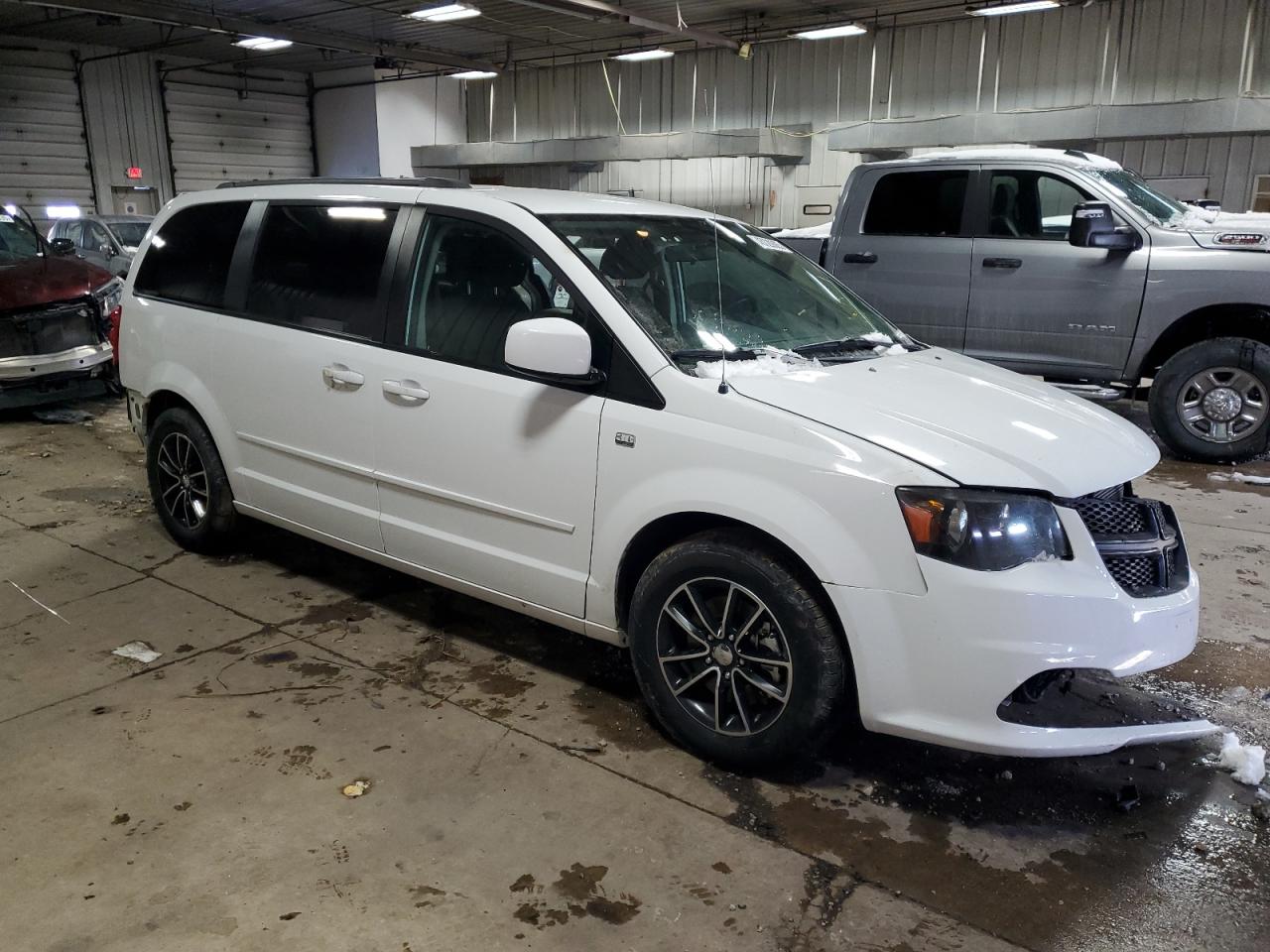 2016 Dodge Caravan - Image 4