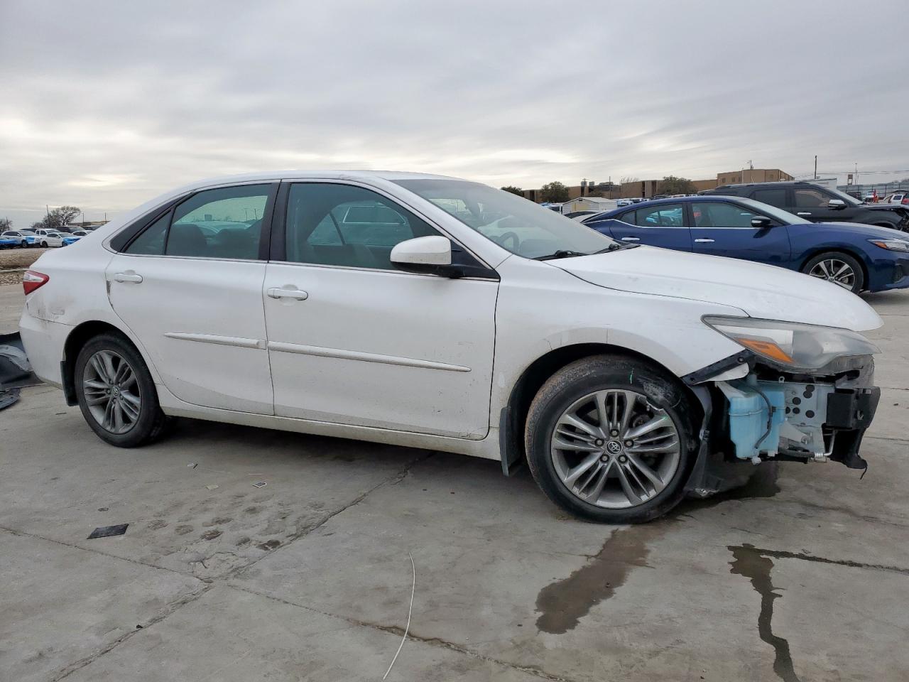 2016 Toyota Camry - Image 4
