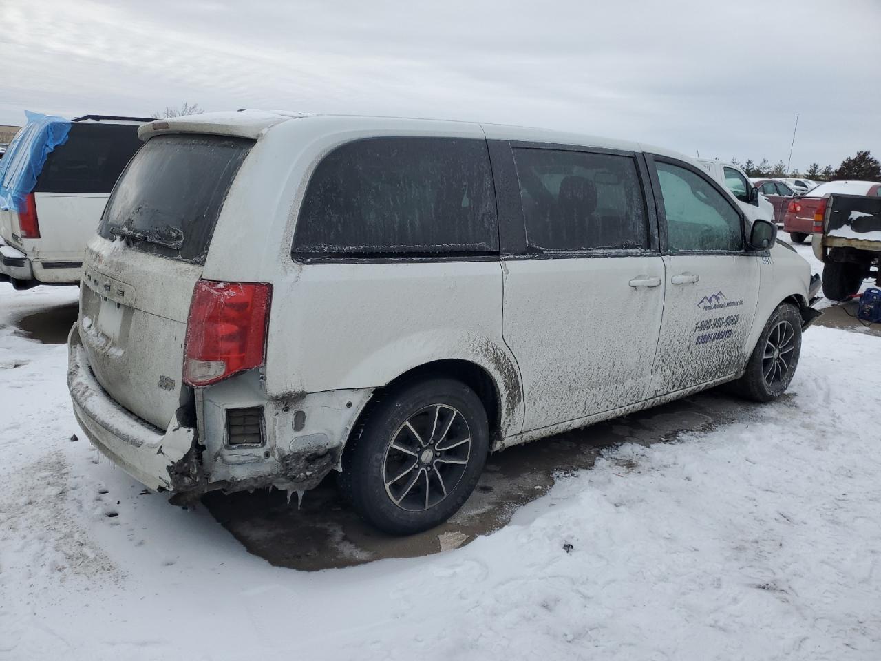 2019 Dodge Caravan - Image 3