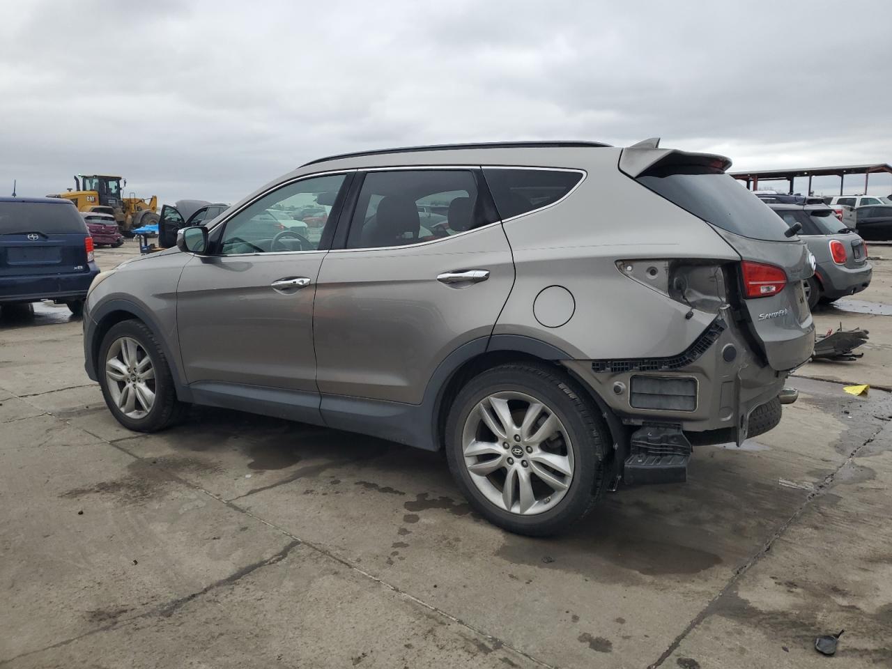 2013 Hyundai Santa Fe - Image 2