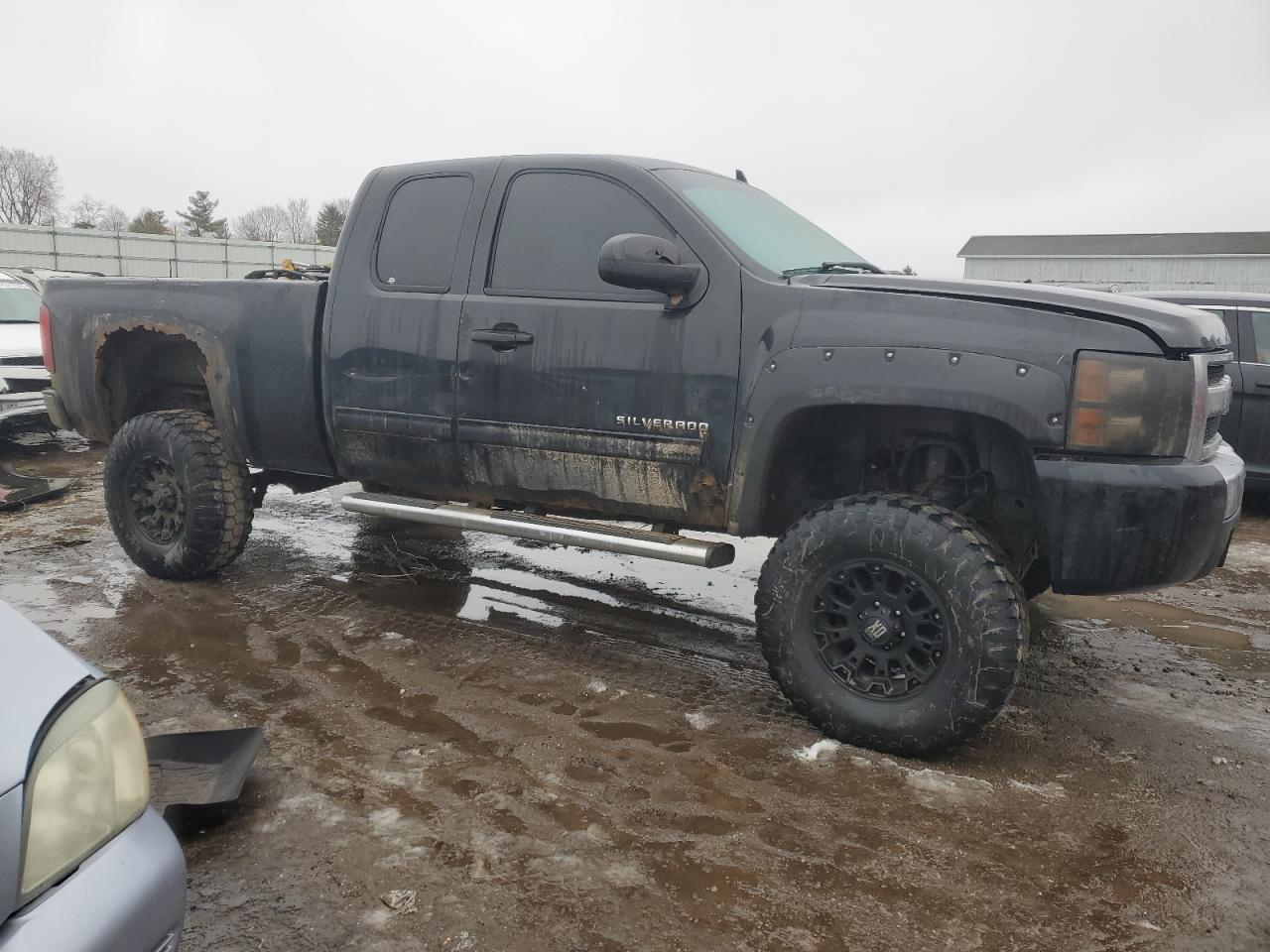 2009 Chevrolet Silverado - Image 4