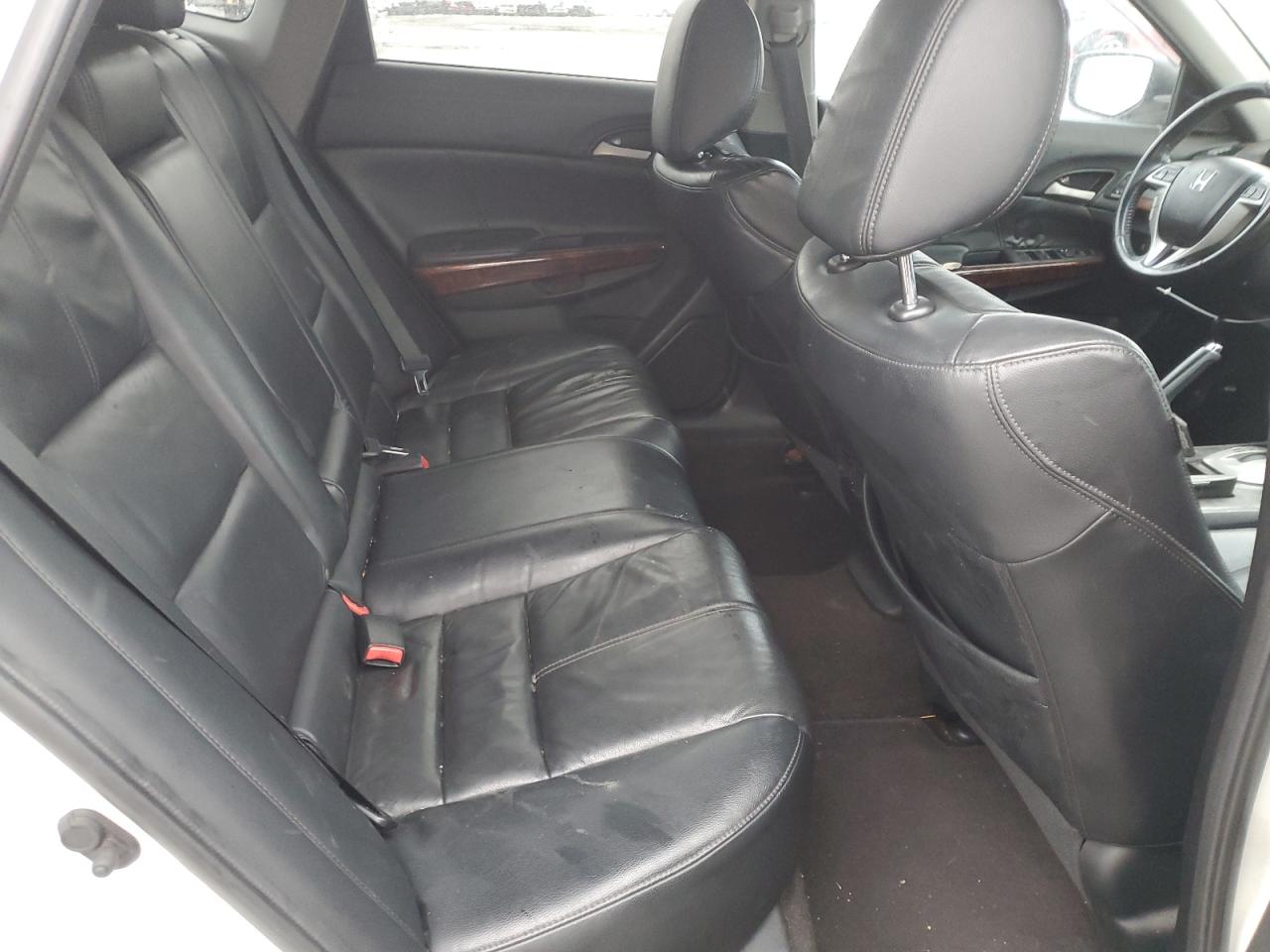 2010 Honda Accord - Image 11