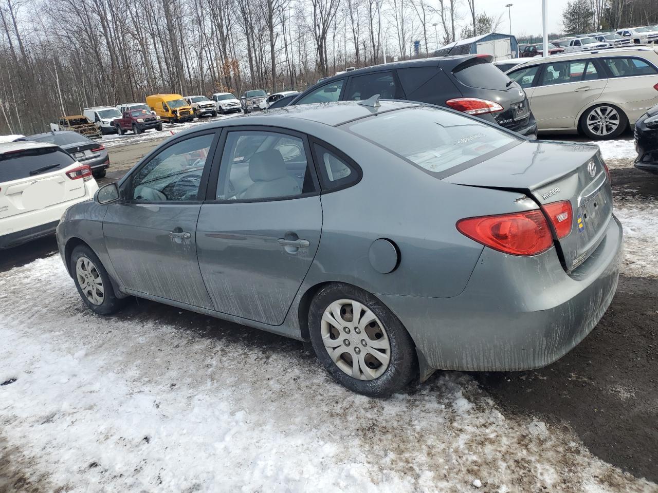 2010 Hyundai Elantra - Image 3