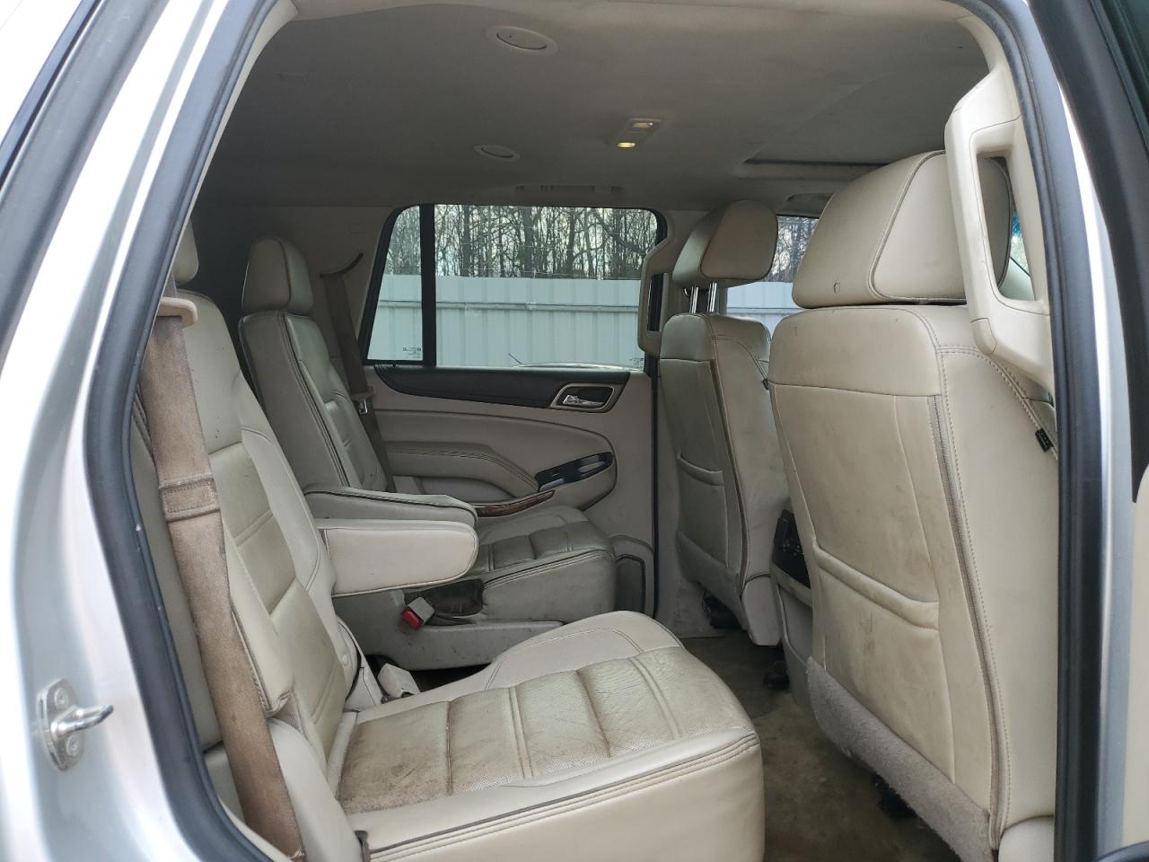 2017 GMC Yukon - Image 10