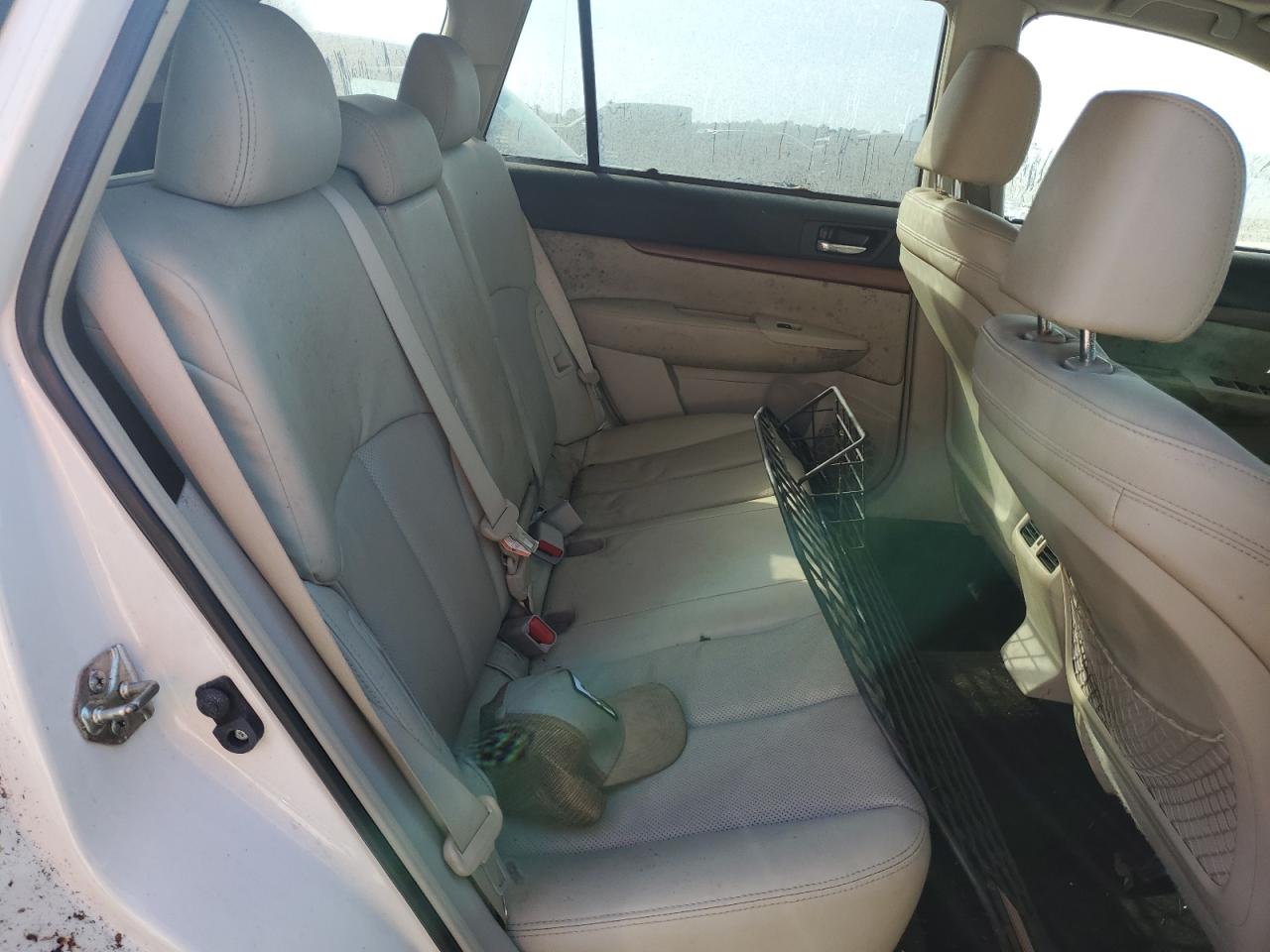 2013 Subaru Outback - Image 11