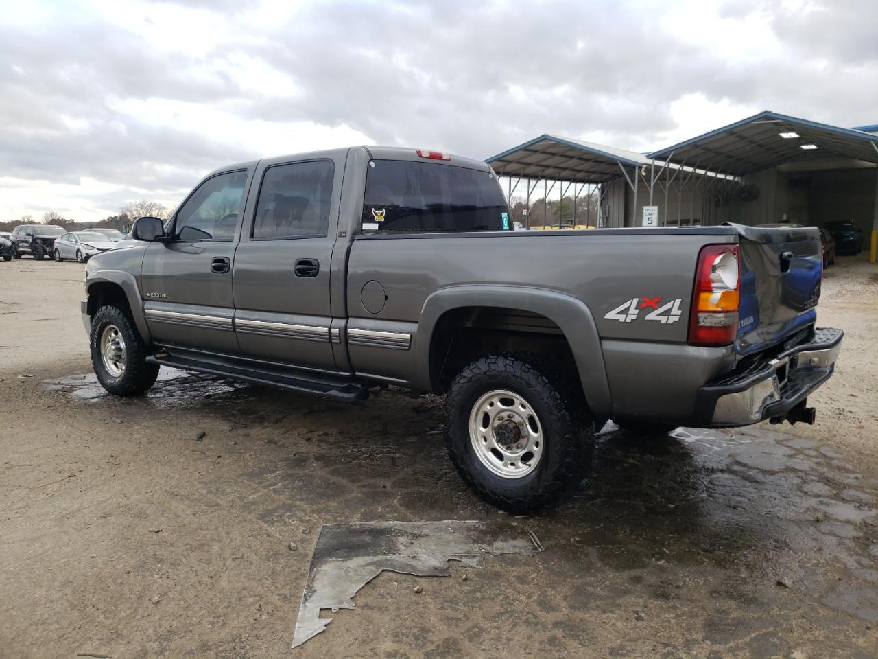 2001 Chevrolet Silverado - Image 2