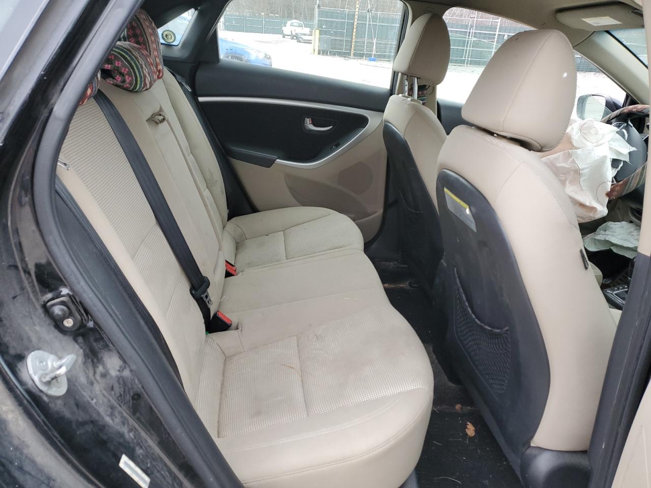 2013 Hyundai Elantra - Image 11