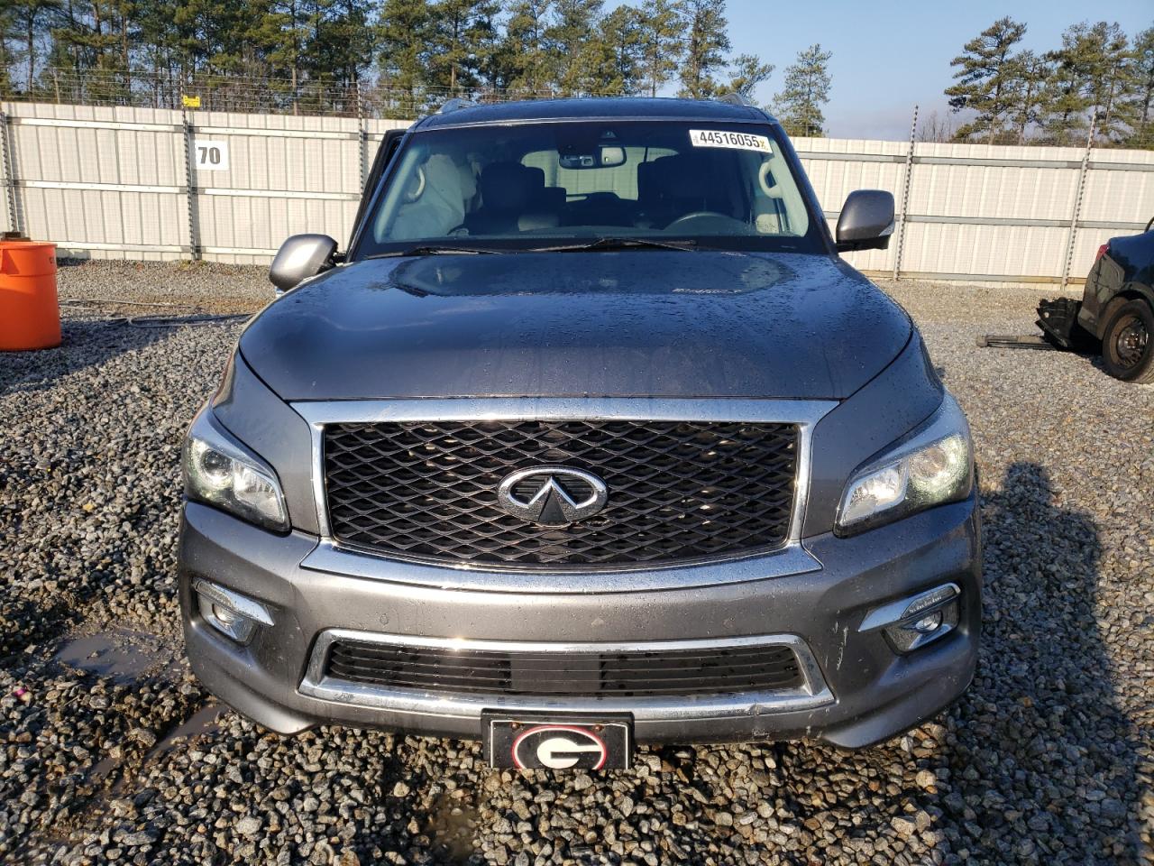 2017 Infiniti QX80 - Image 5