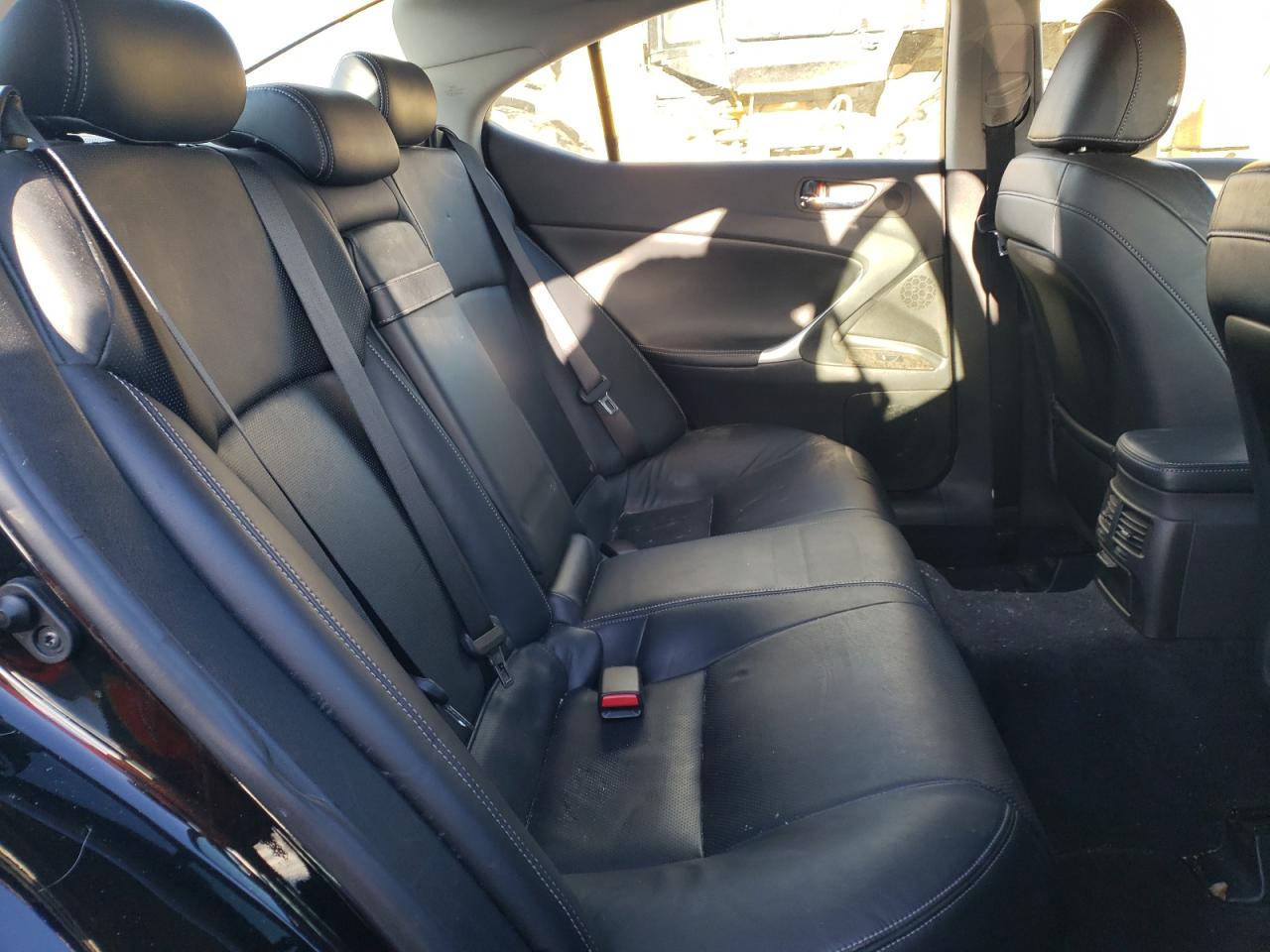 2012 Lexus IS - Image 10