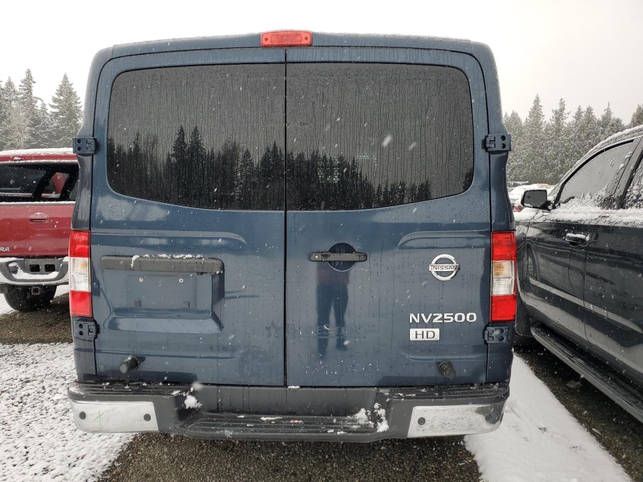 2017 Nissan NV - Image 6