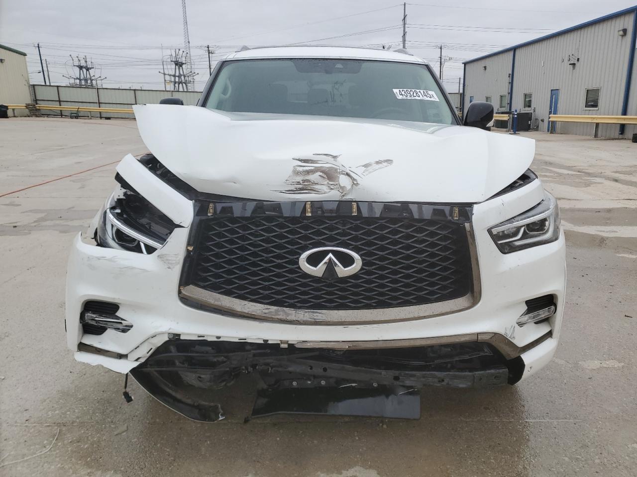 2021 Infiniti QX80 - Image 5