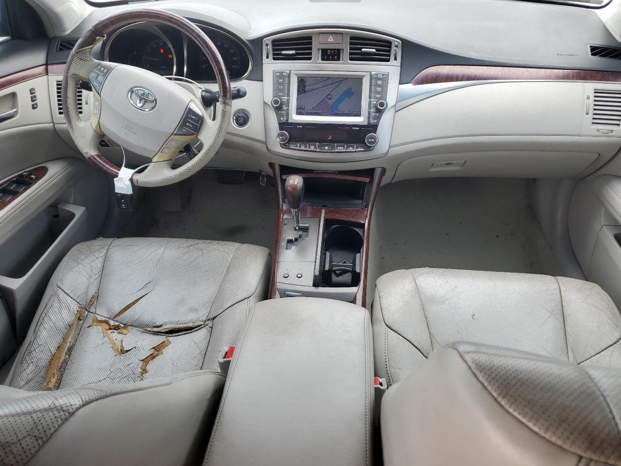 2011 Toyota Avalon - Image 8