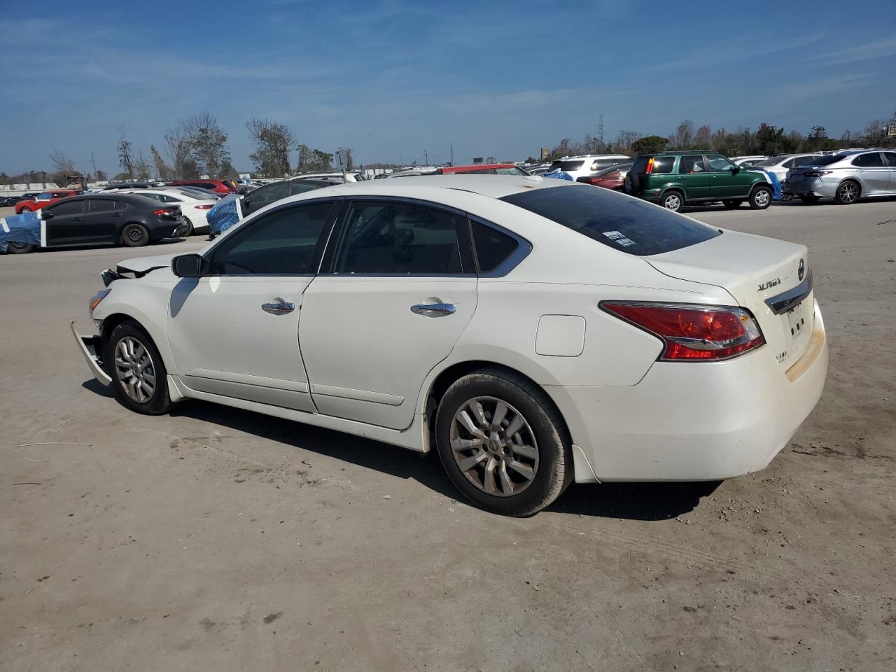2014 Nissan Altima - Image 2