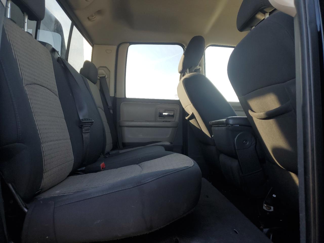2010 Dodge RAM - Image 10