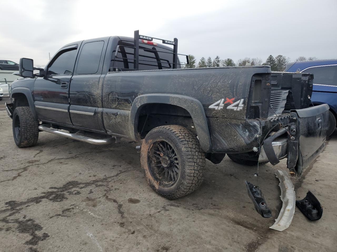 2005 Chevrolet Silverado - Image 2