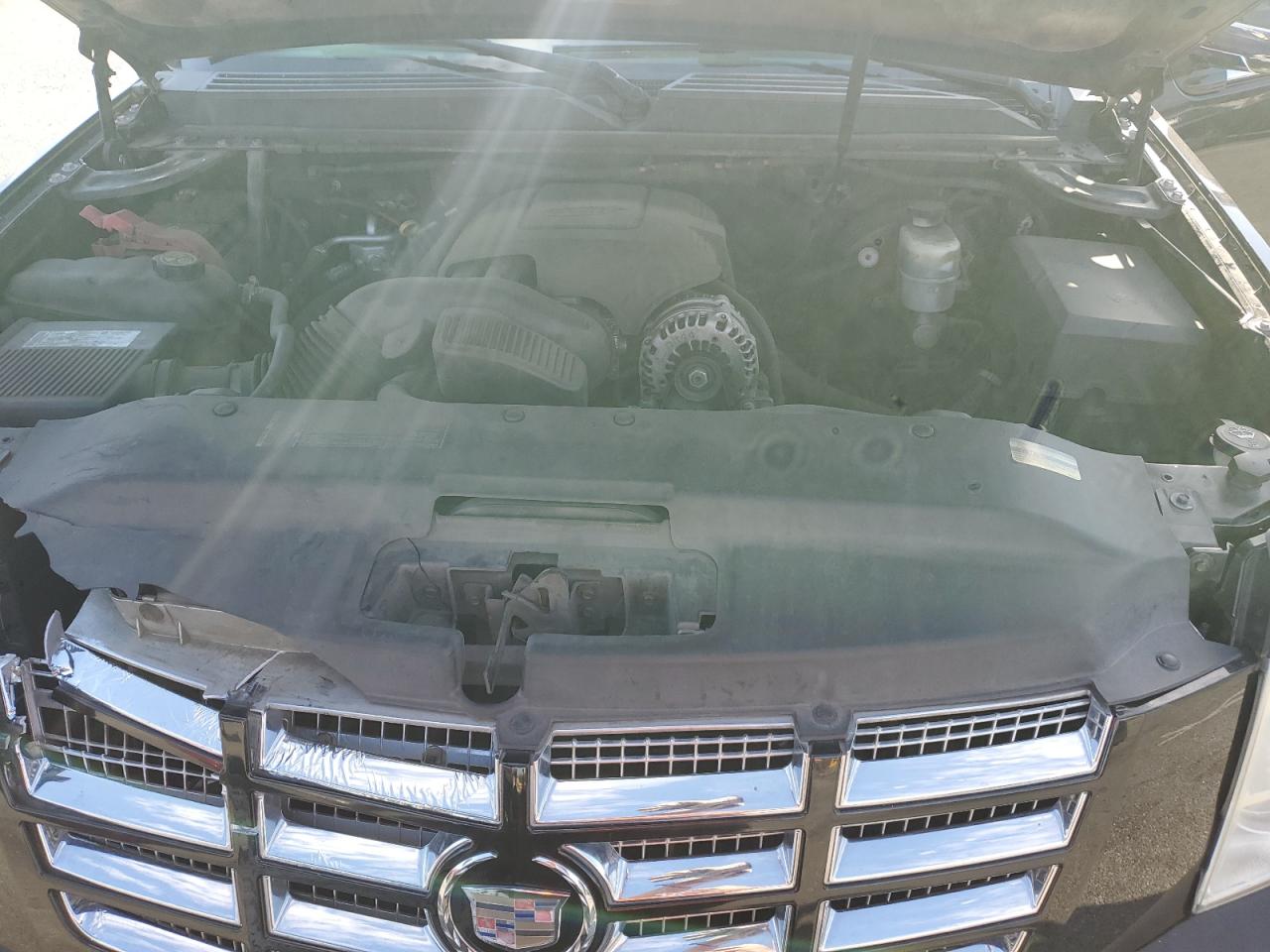 2008 Cadillac Escalade Luxury VIN: 1GYFK63858R183602 Lot: 45517605