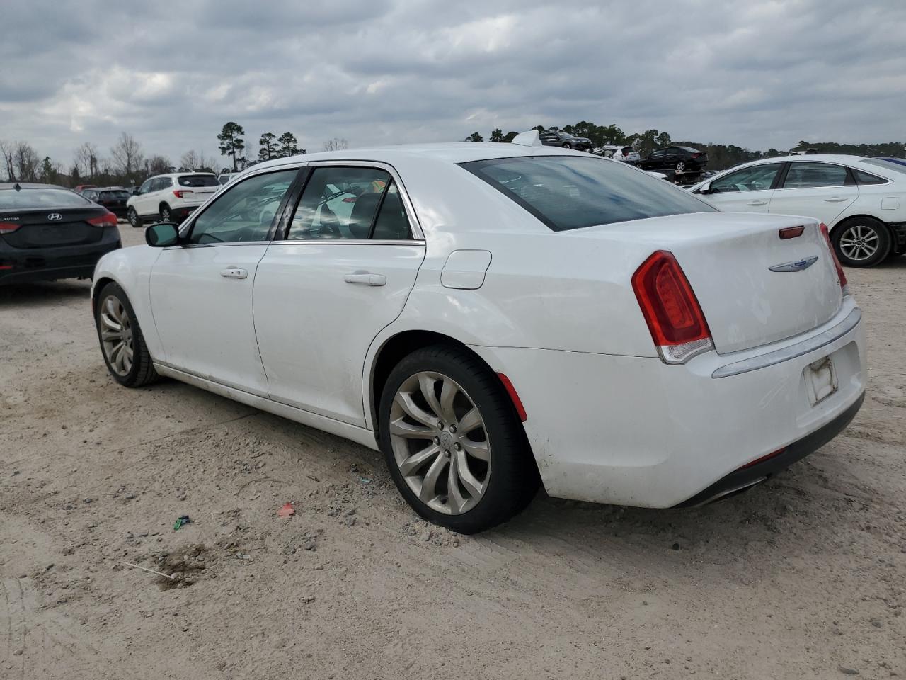 2019 Chrysler 300 - Image 2