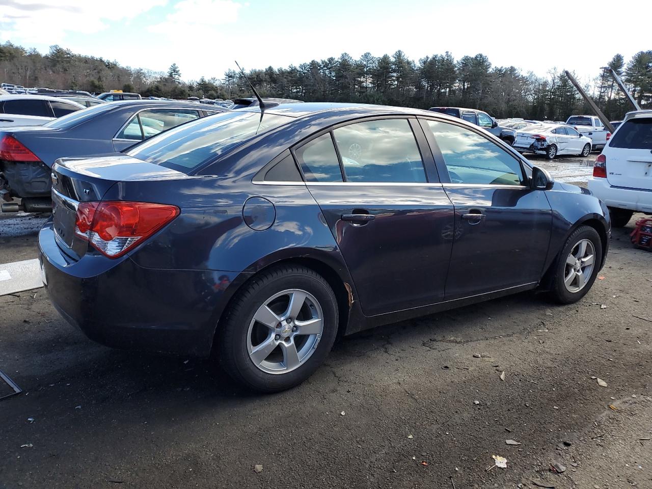 2014 Chevrolet Cruze - Image 3