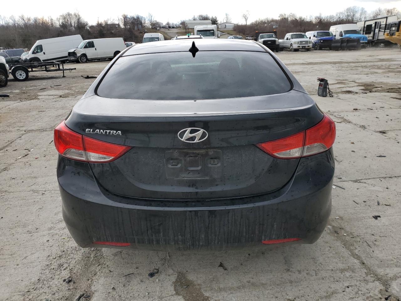 2013 Hyundai Elantra - Image 6