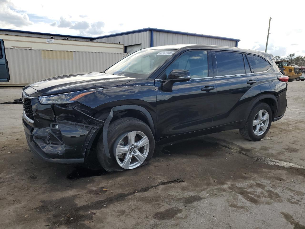 2022 Toyota Highlander - Image 1