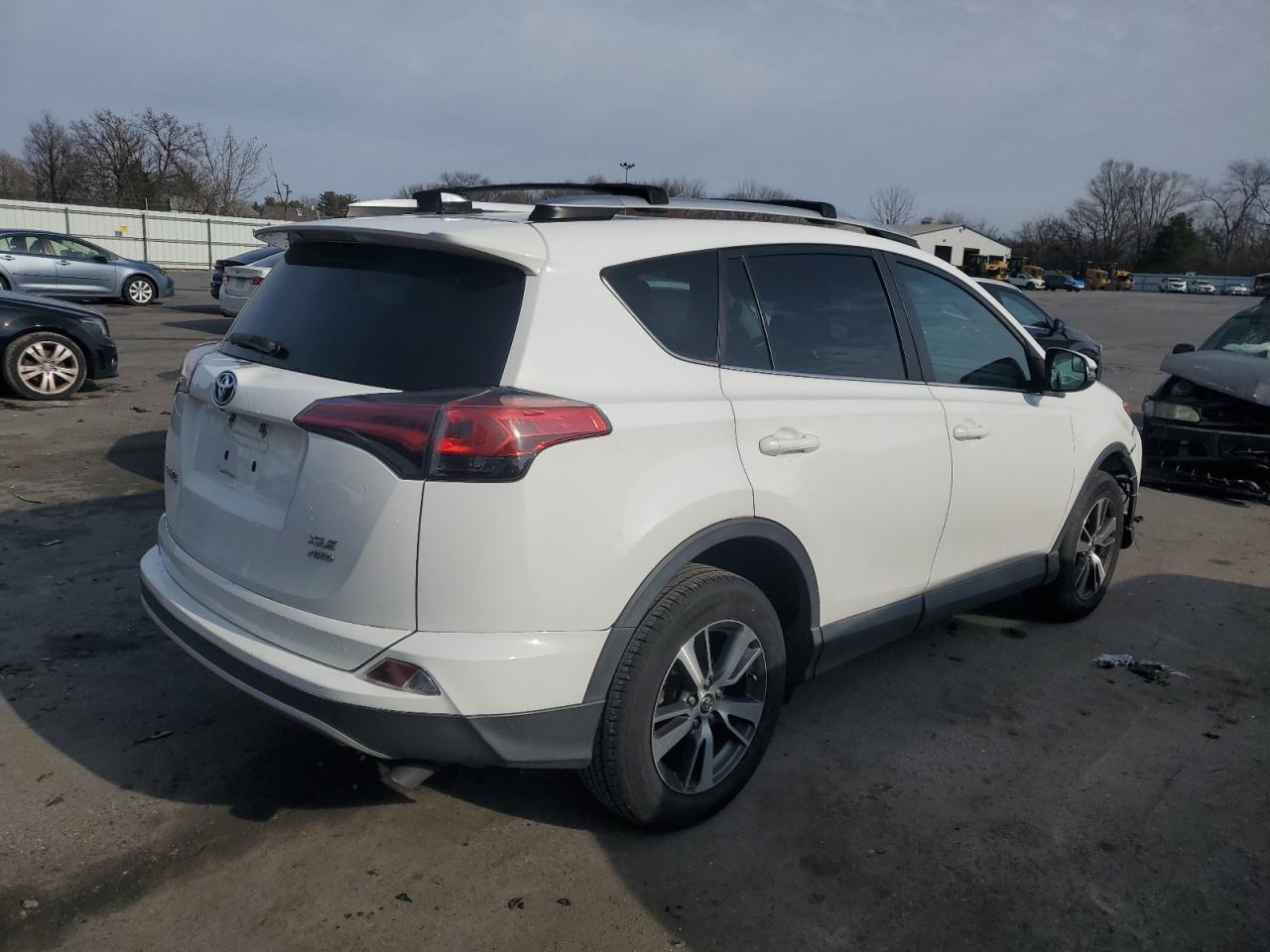 2016 Toyota RAV 4 - Image 3