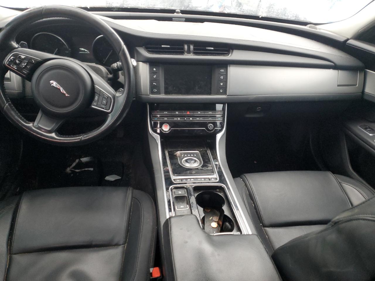 2016 Jaguar XF - Image 8